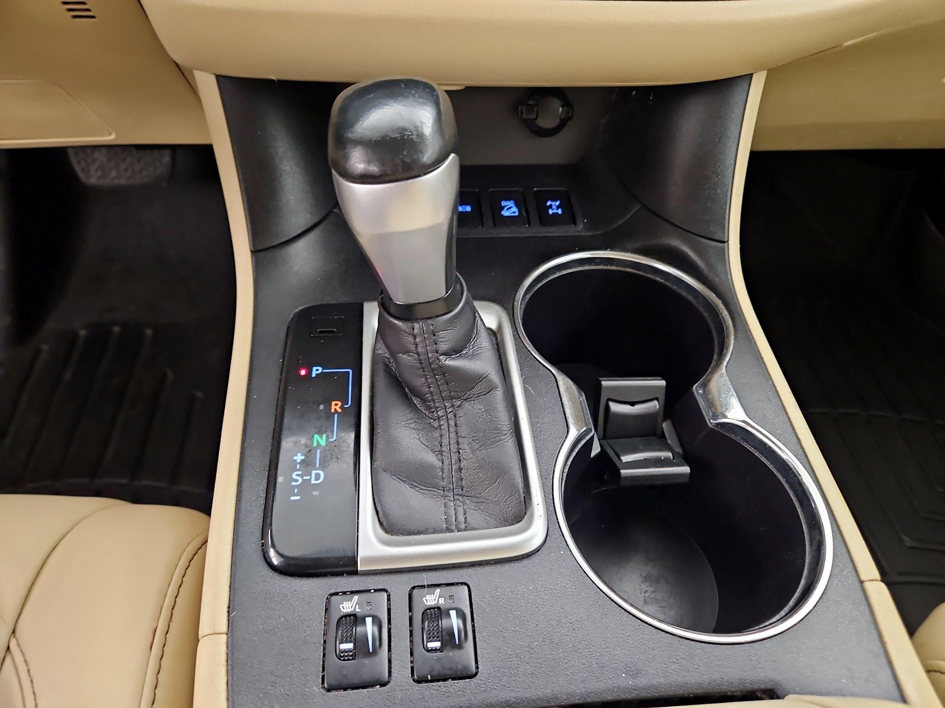 Thumbnail: 2016 Toyota Highlander - 18