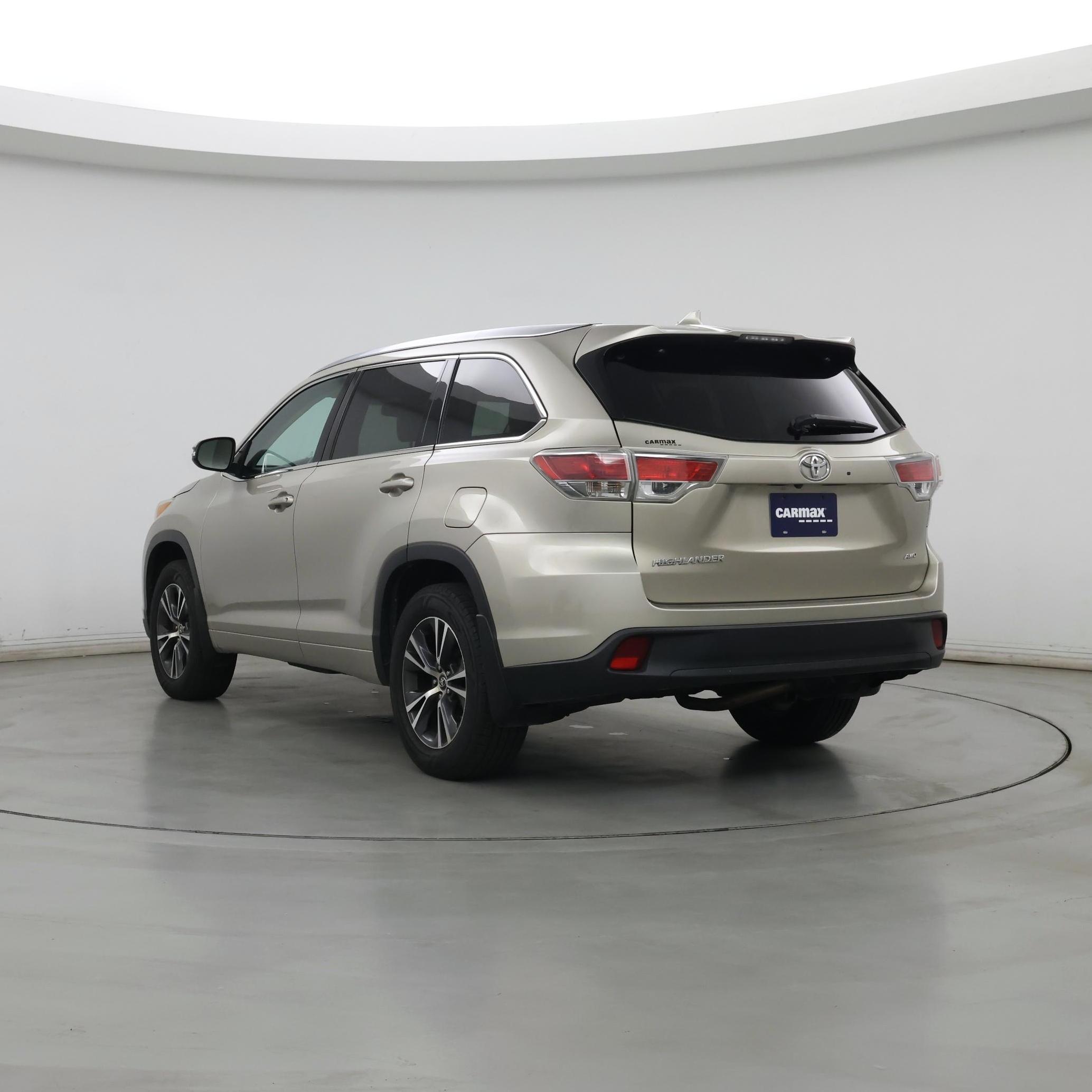 Thumbnail: 2016 Toyota Highlander - 2