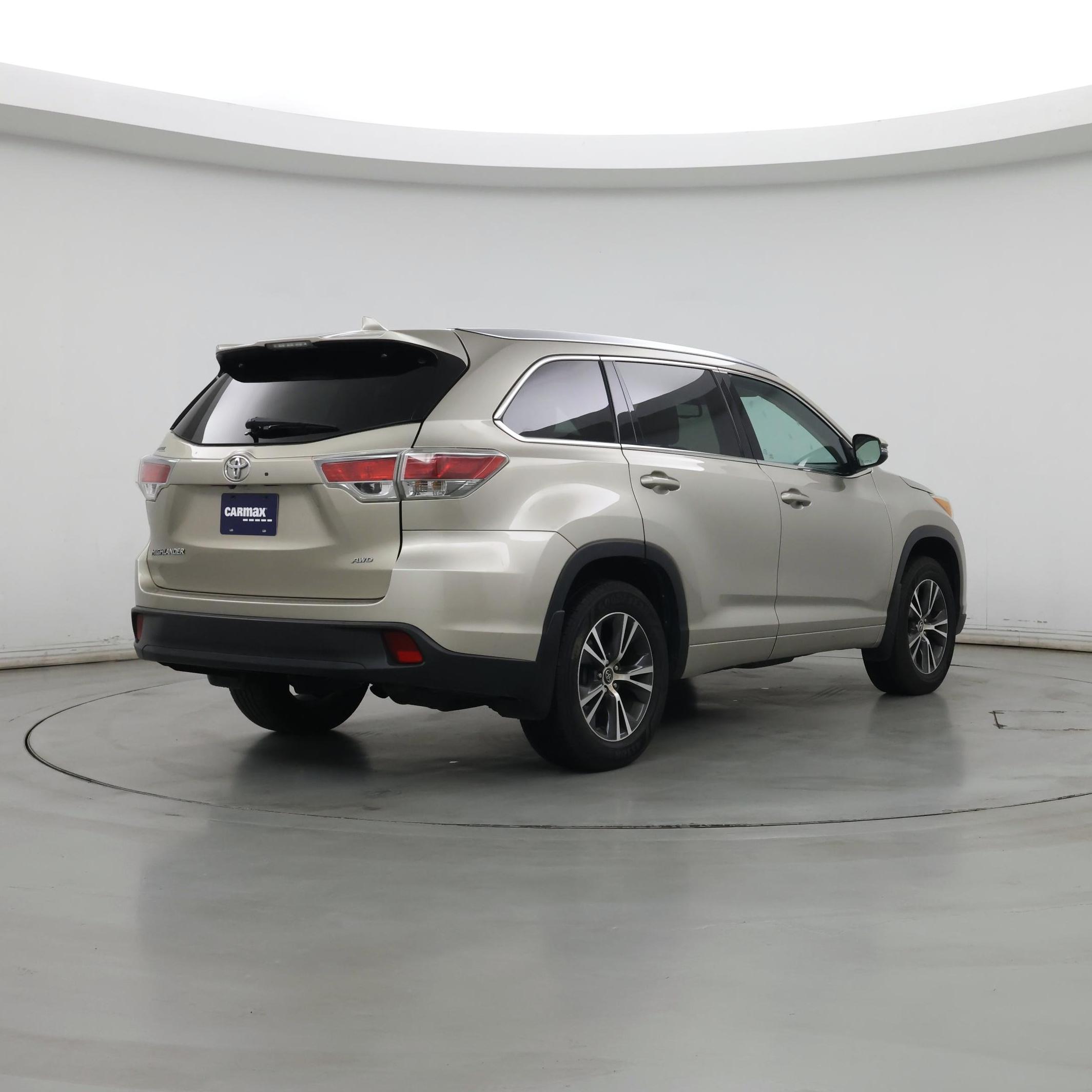Thumbnail: 2016 Toyota Highlander - 8