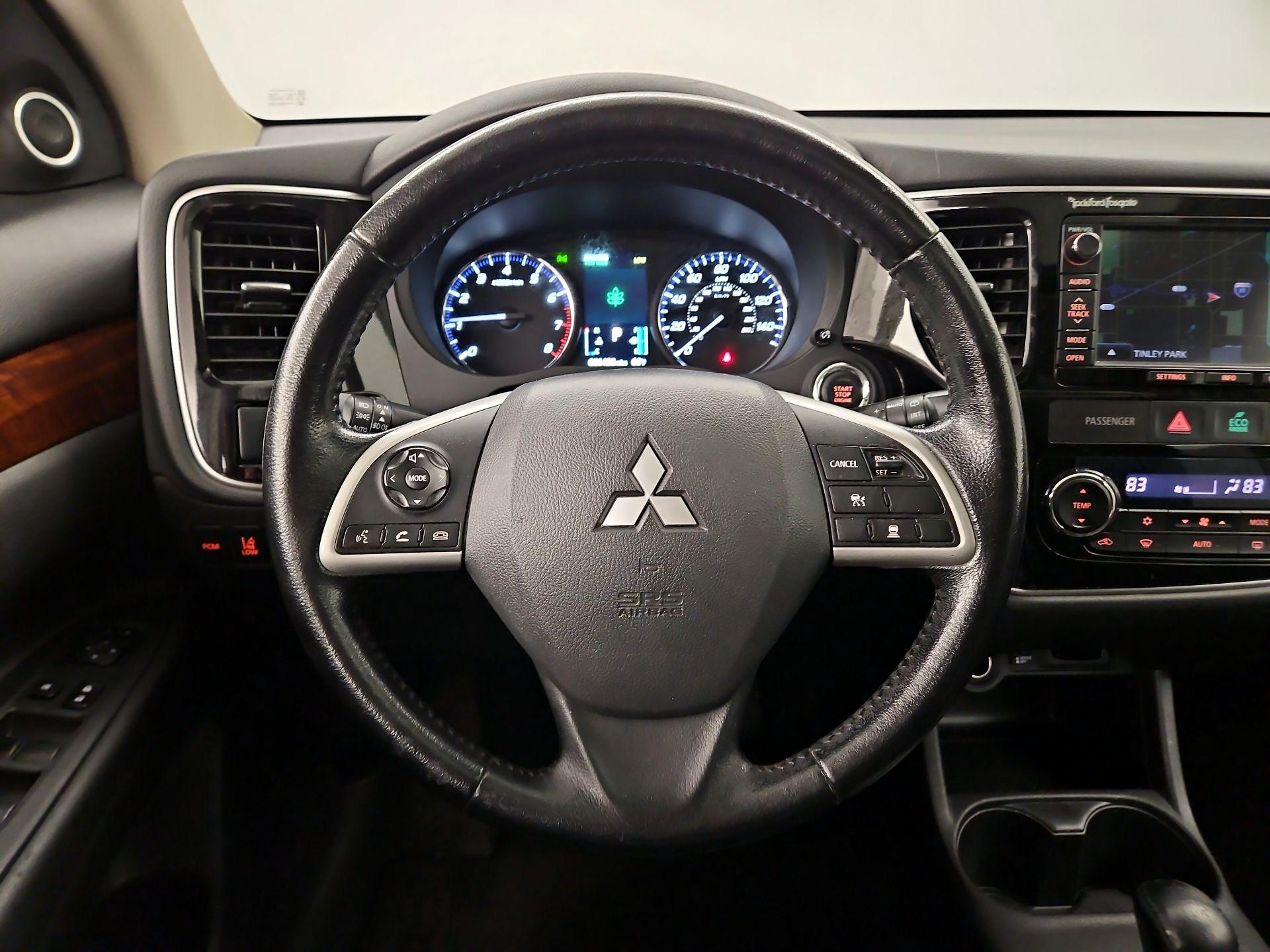 Thumbnail: 2014 Mitsubishi Outlander - 10