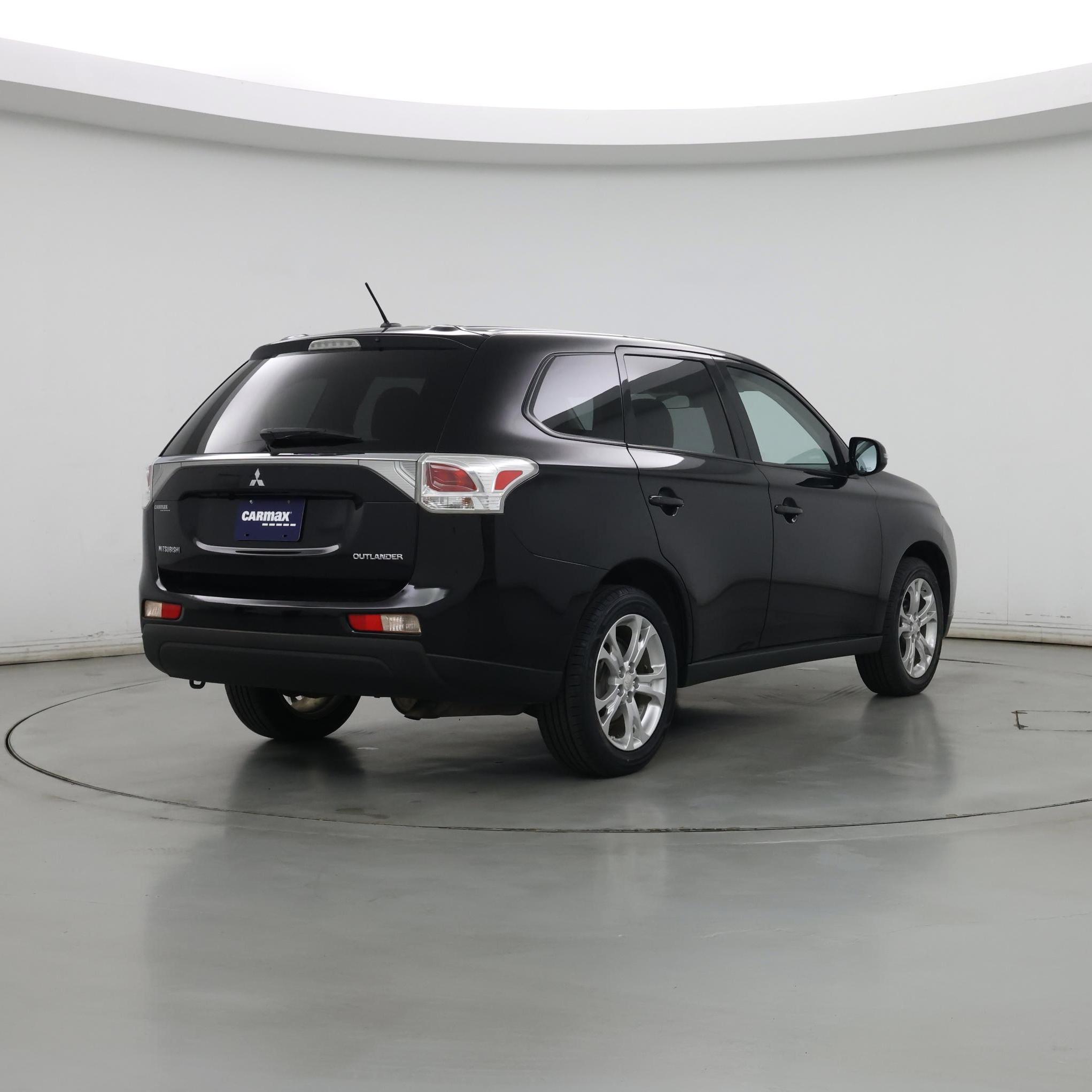 Thumbnail: 2014 Mitsubishi Outlander - 8