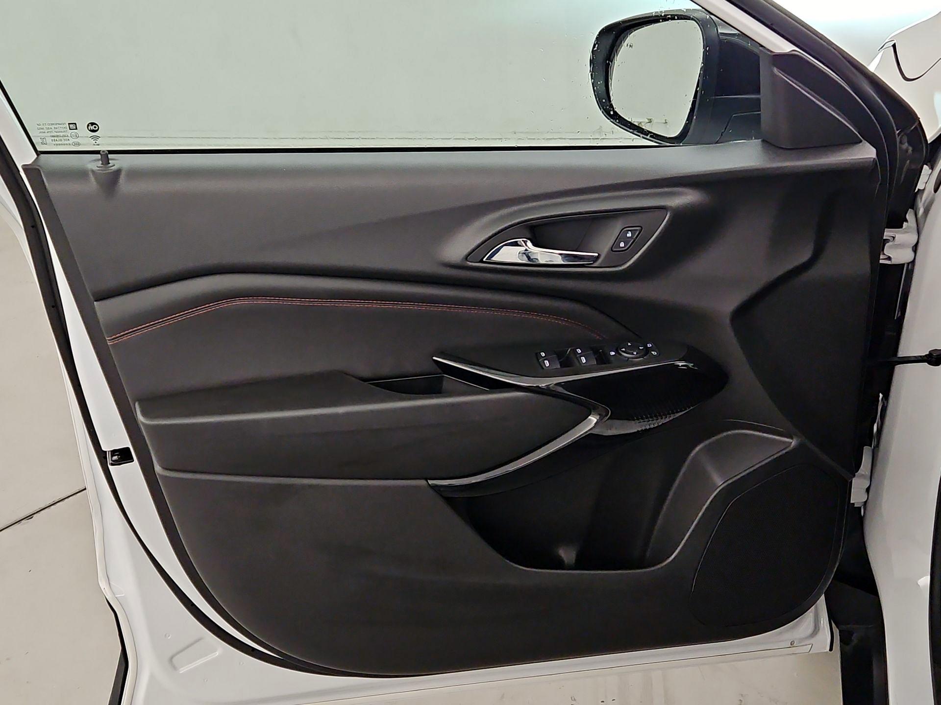 Thumbnail: 2025 Chevrolet Trax - 12