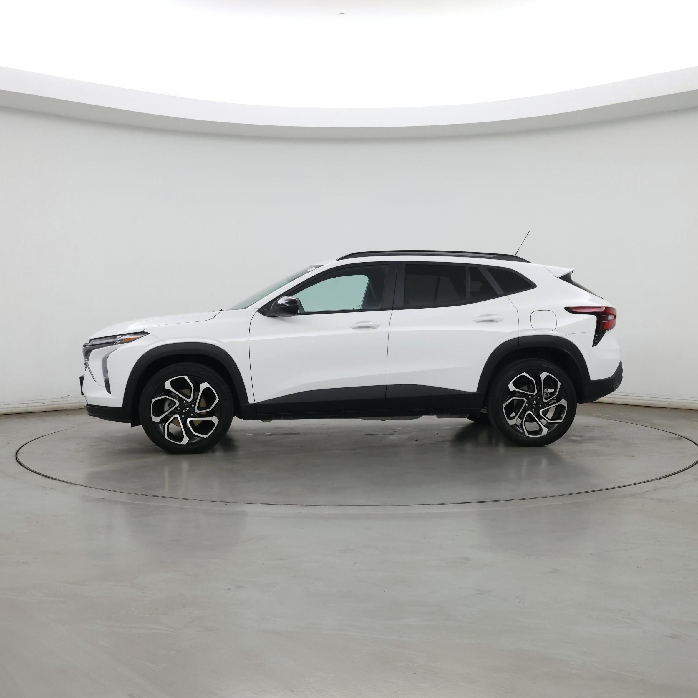 Thumbnail: 2025 Chevrolet Trax - 3