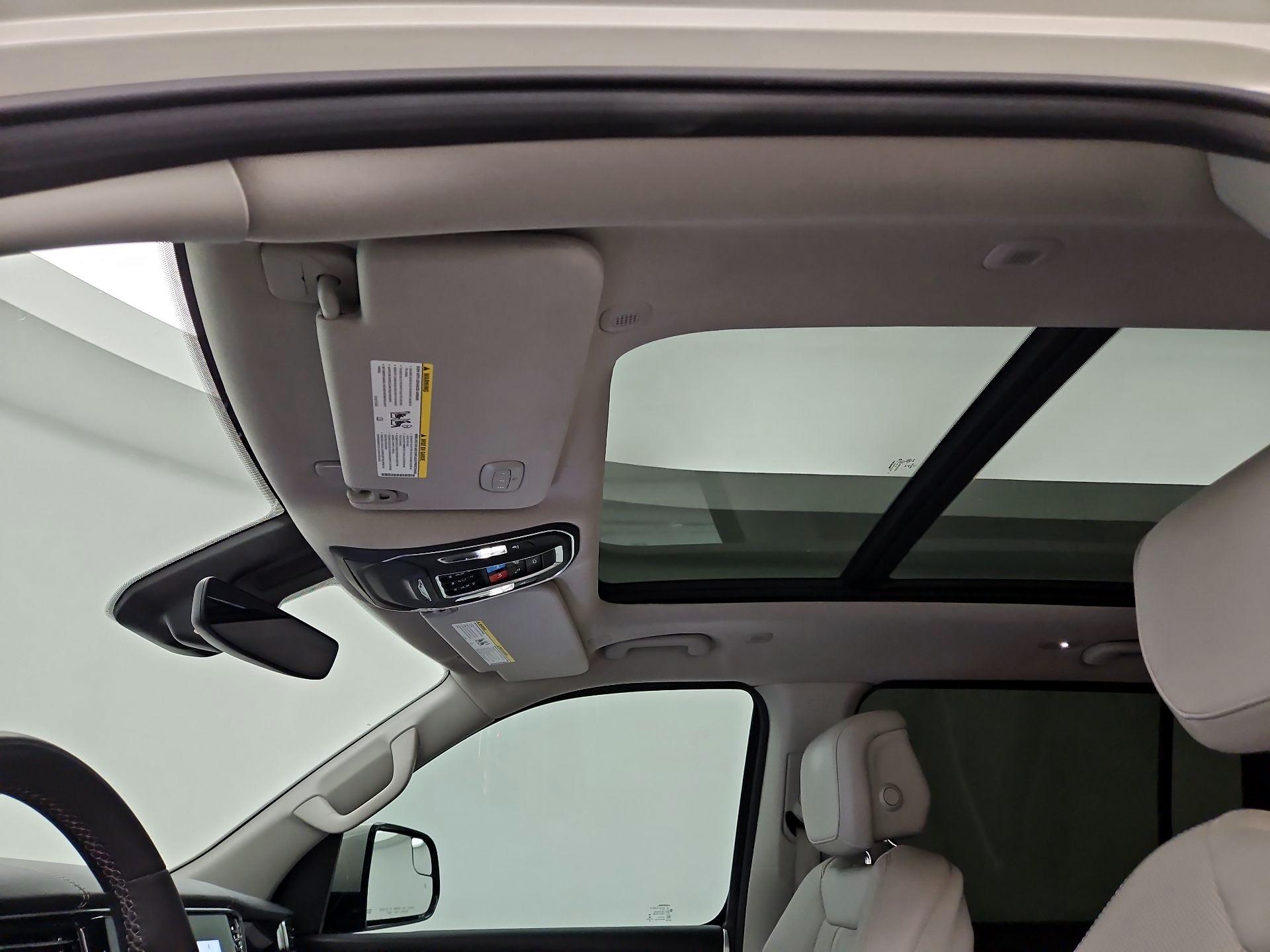 Thumbnail: 2022 Jeep Wagoneer - 20