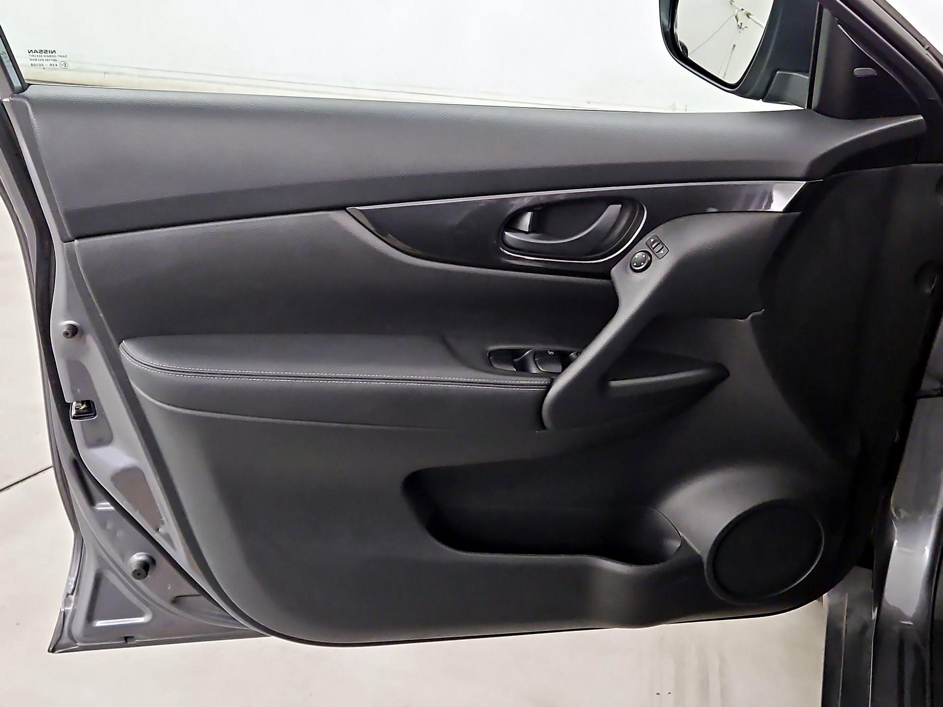 Thumbnail: 2020 Nissan Rogue - 12