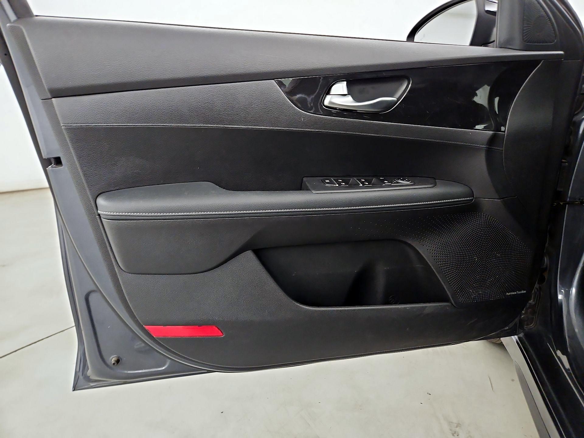 Thumbnail: 2024 Kia Forte - 12