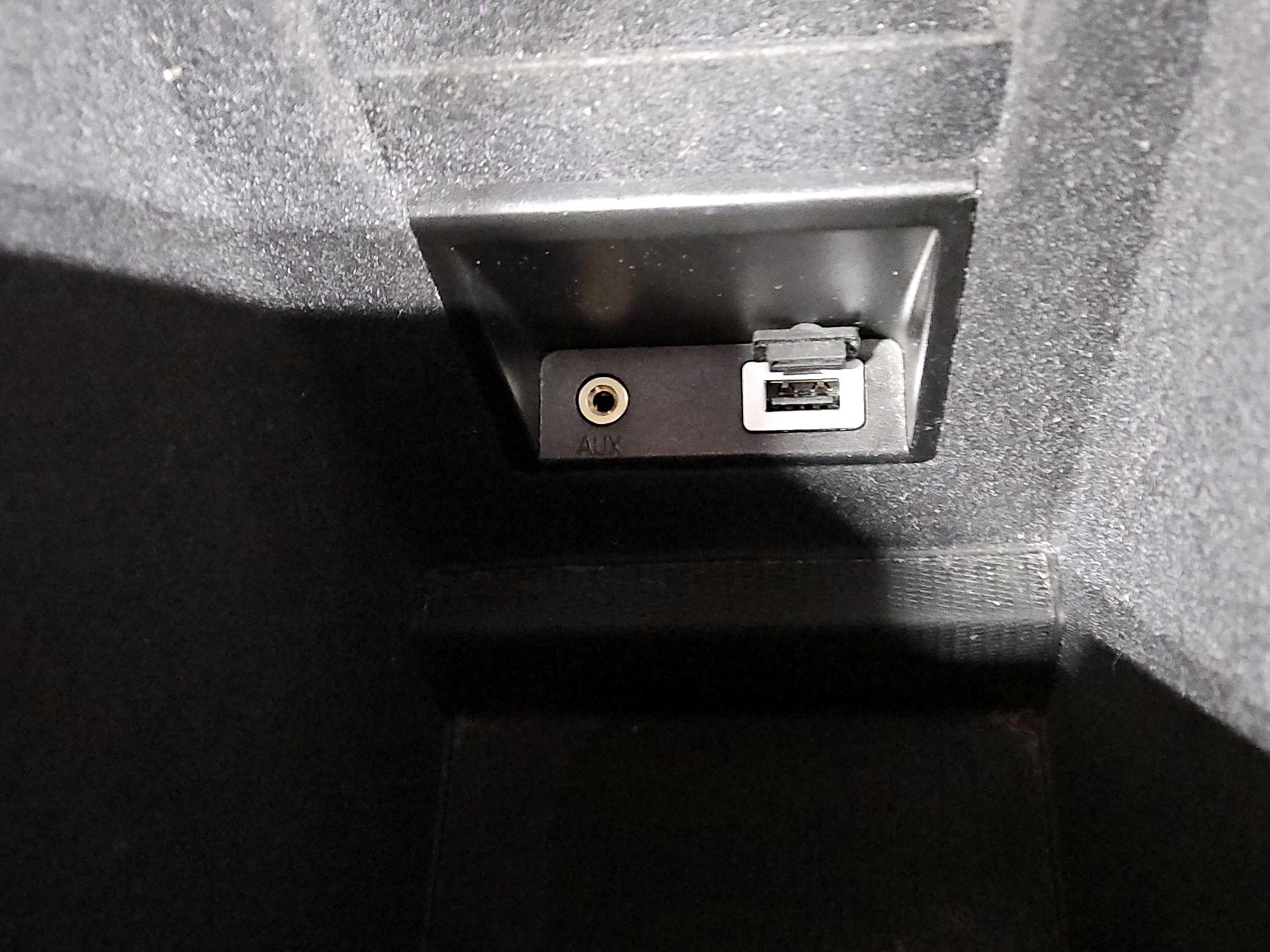 Thumbnail: 2016 Volvo XC60 - 17