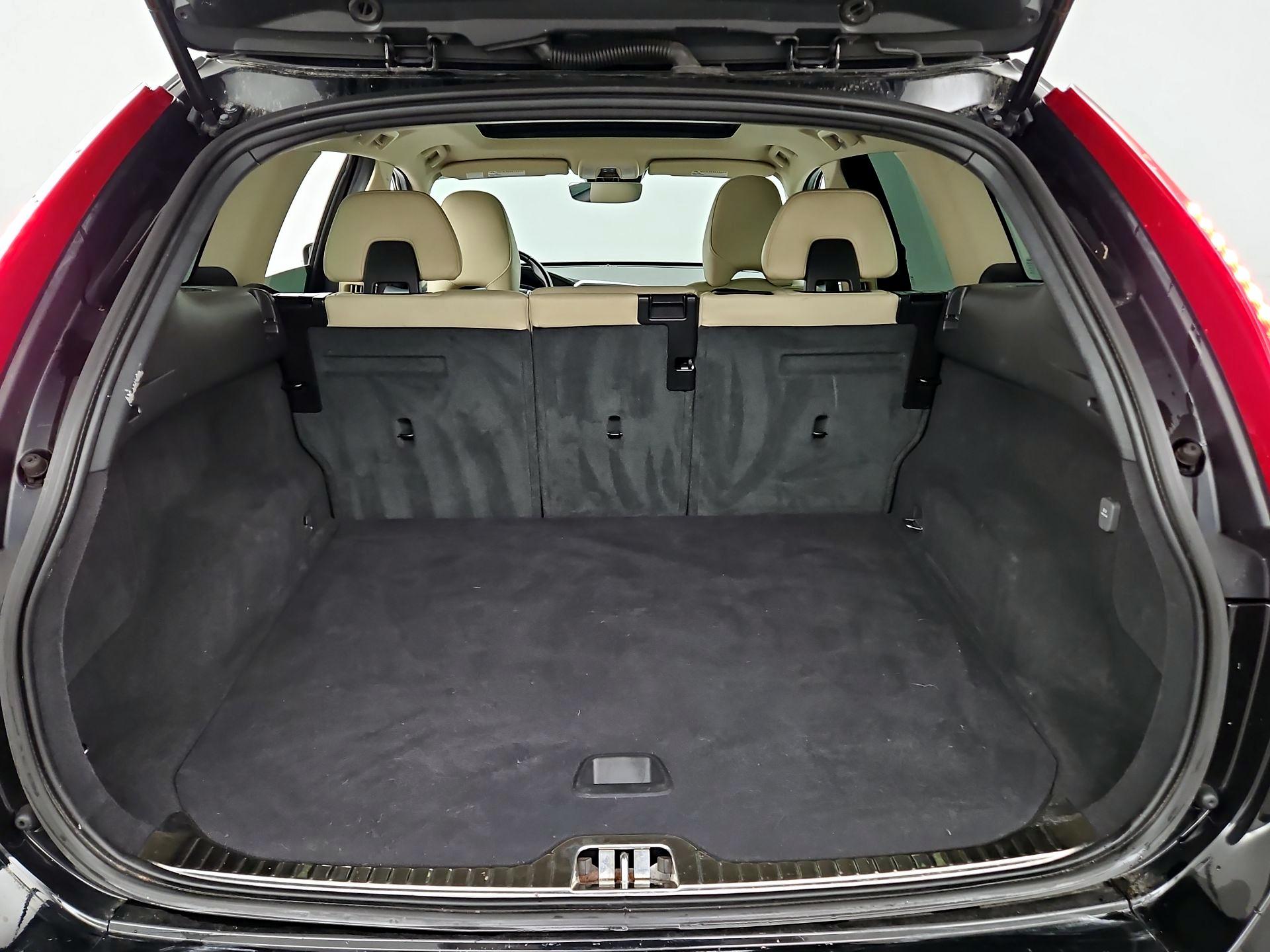 Thumbnail: 2016 Volvo XC60 - 19