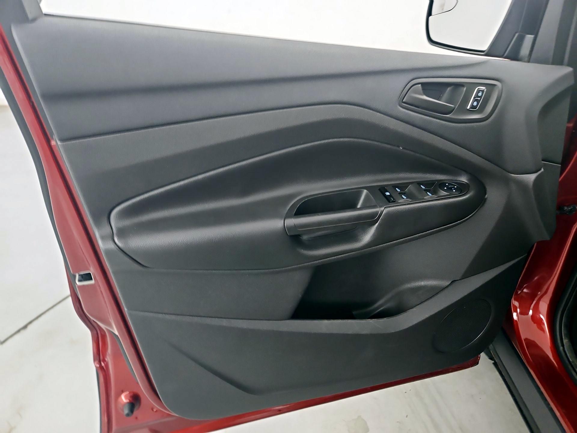 Thumbnail: 2016 Ford Escape - 12