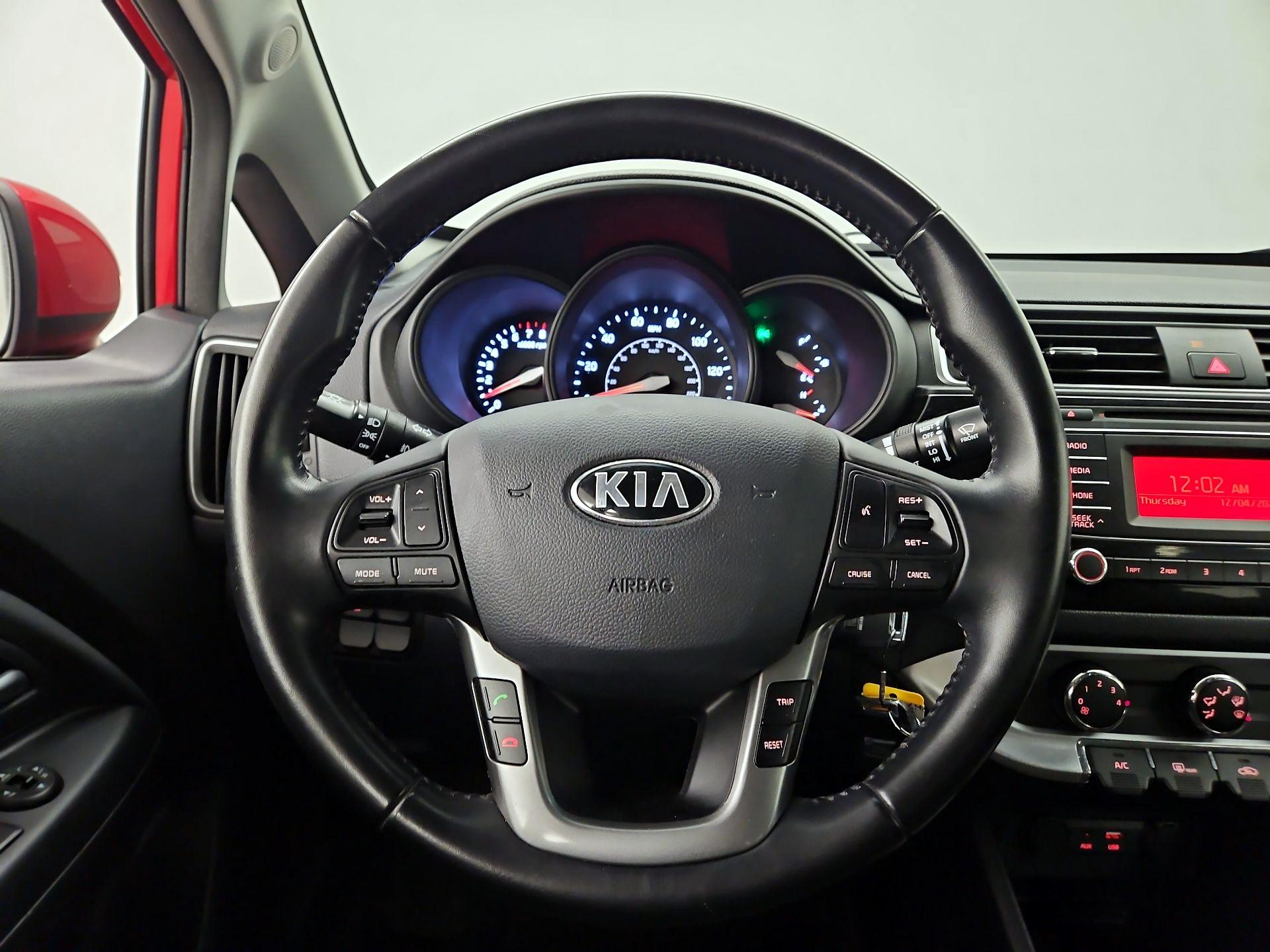 Thumbnail: 2016 Kia Rio - 10