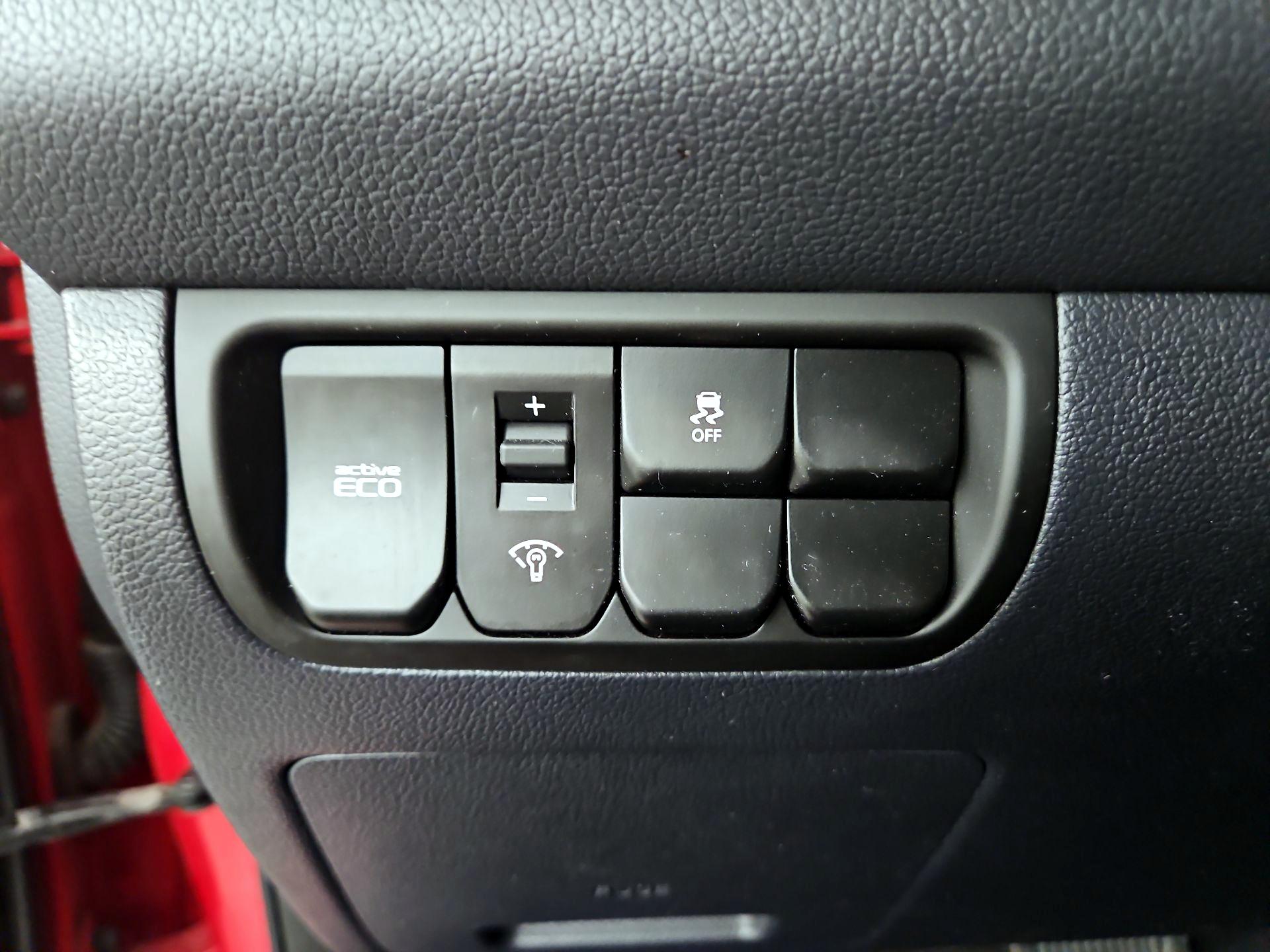 Thumbnail: 2016 Kia Rio - 13