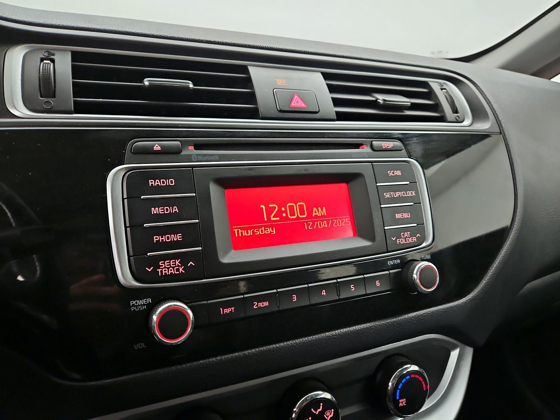 Thumbnail: 2016 Kia Rio - 14