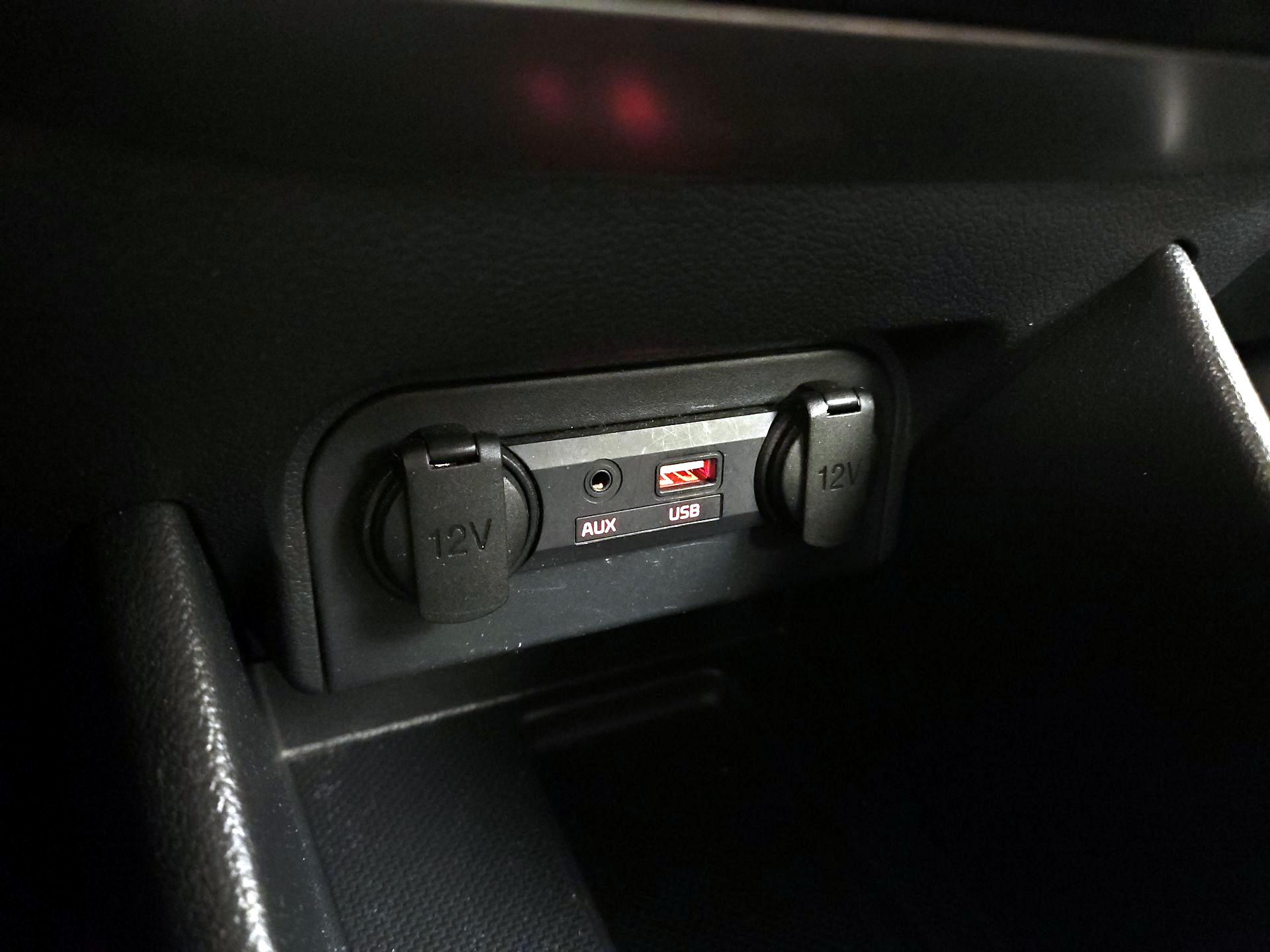 Thumbnail: 2016 Kia Rio - 17