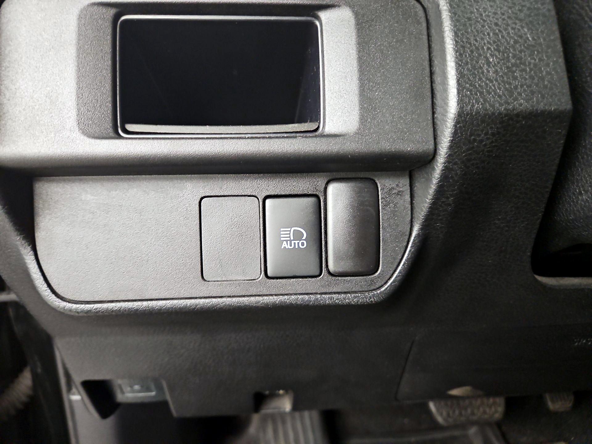 Thumbnail: 2019 Toyota Tacoma - 13