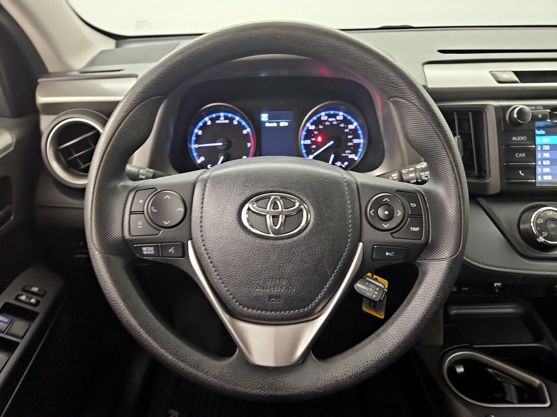 Thumbnail: 2018 Toyota RAV4 - 10