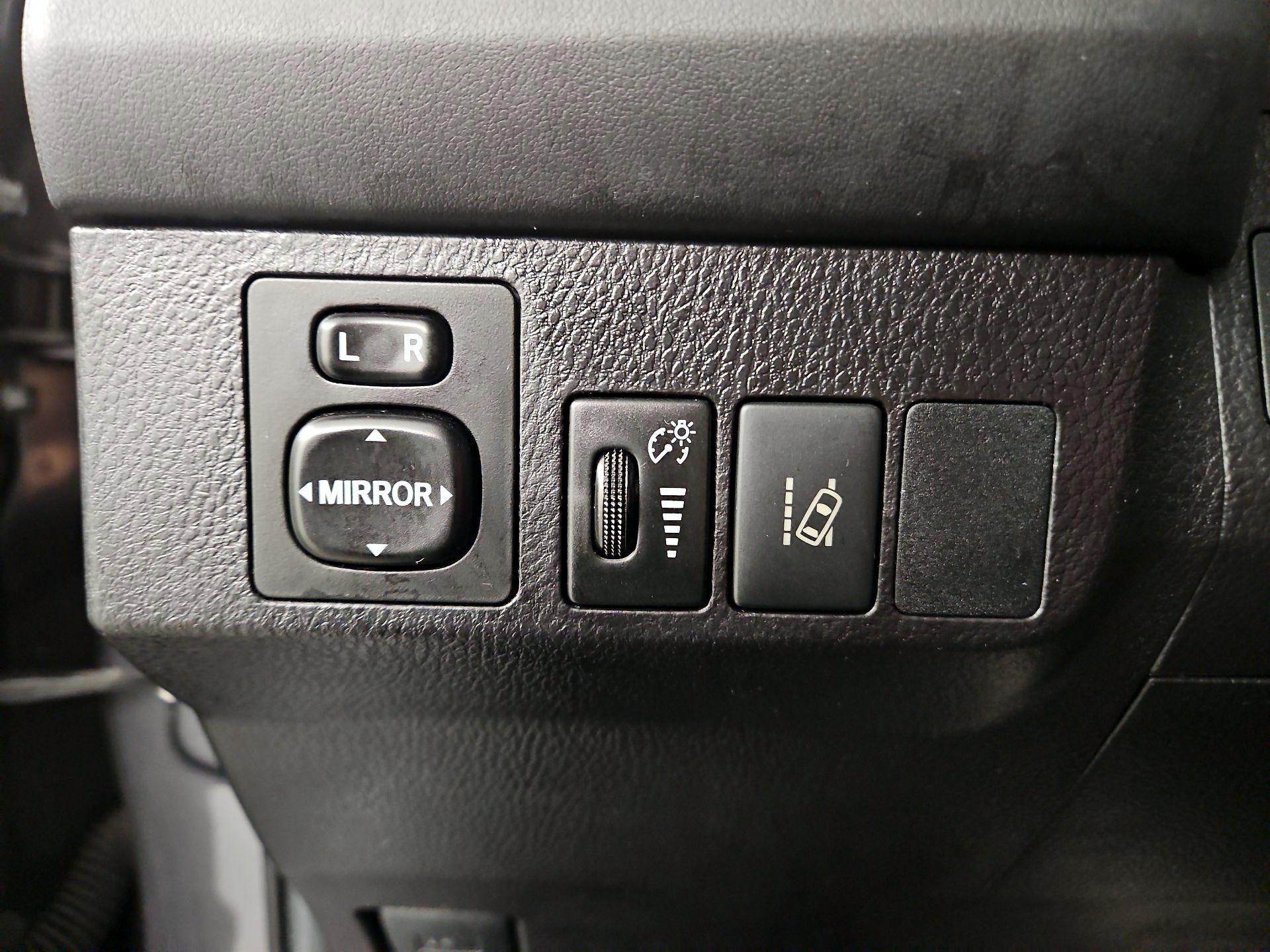 Thumbnail: 2018 Toyota RAV4 - 13