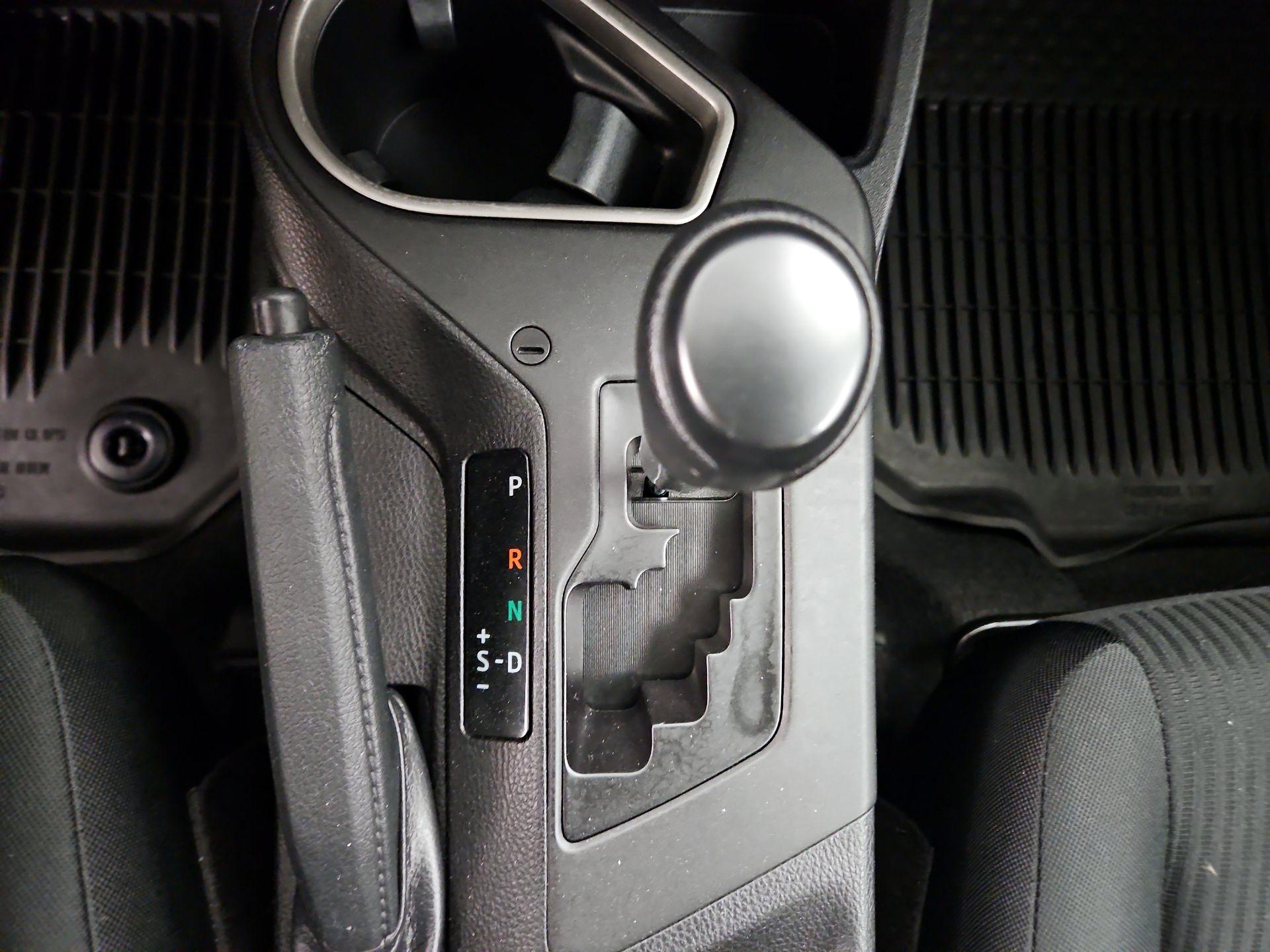 Thumbnail: 2018 Toyota RAV4 - 17