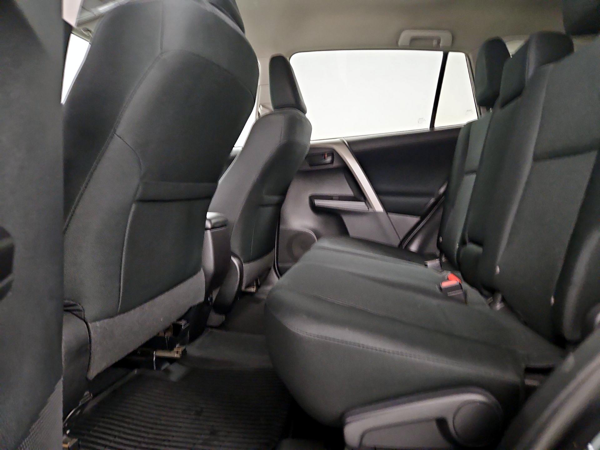 Thumbnail: 2018 Toyota RAV4 - 19