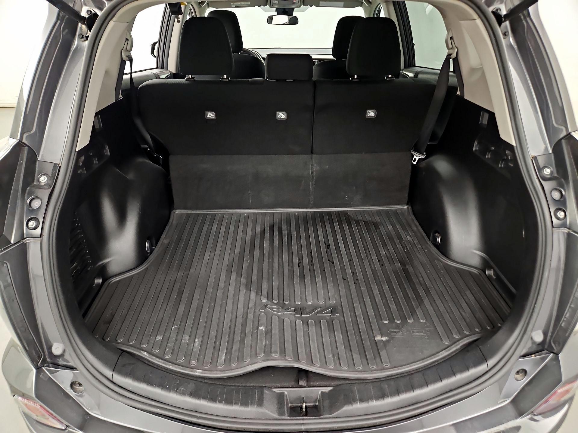 Thumbnail: 2018 Toyota RAV4 - 20