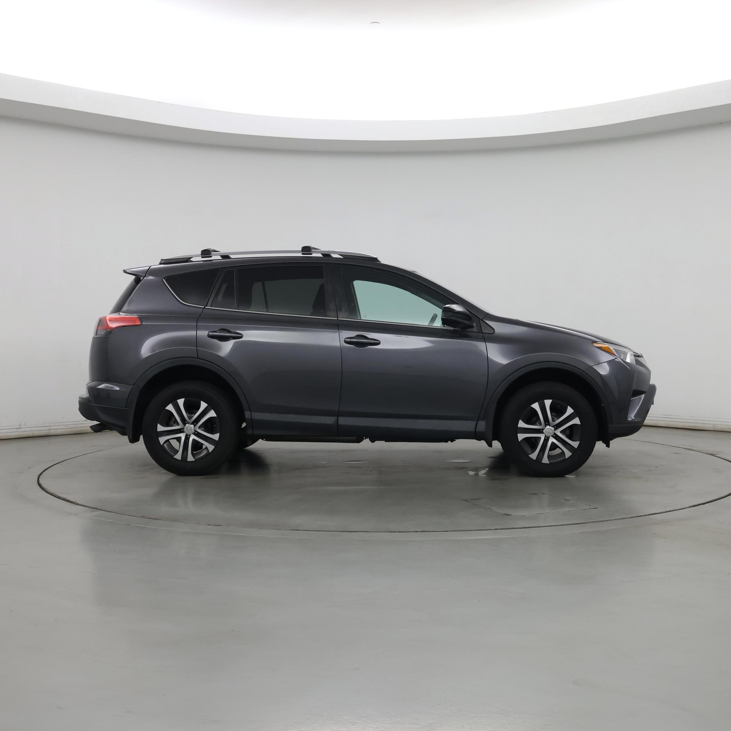 Thumbnail: 2018 Toyota RAV4 - 7