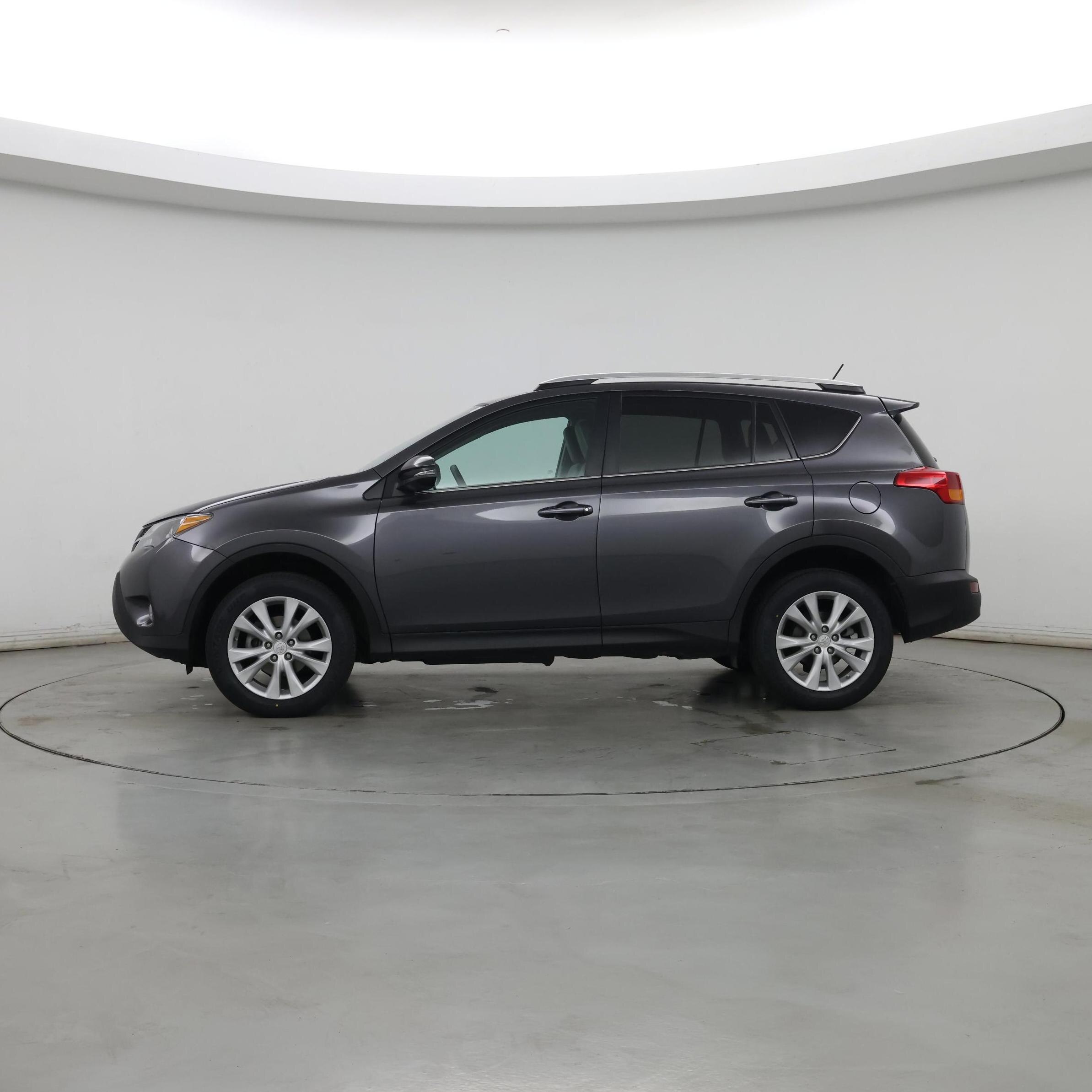 Thumbnail: 2014 Toyota RAV4 - 3