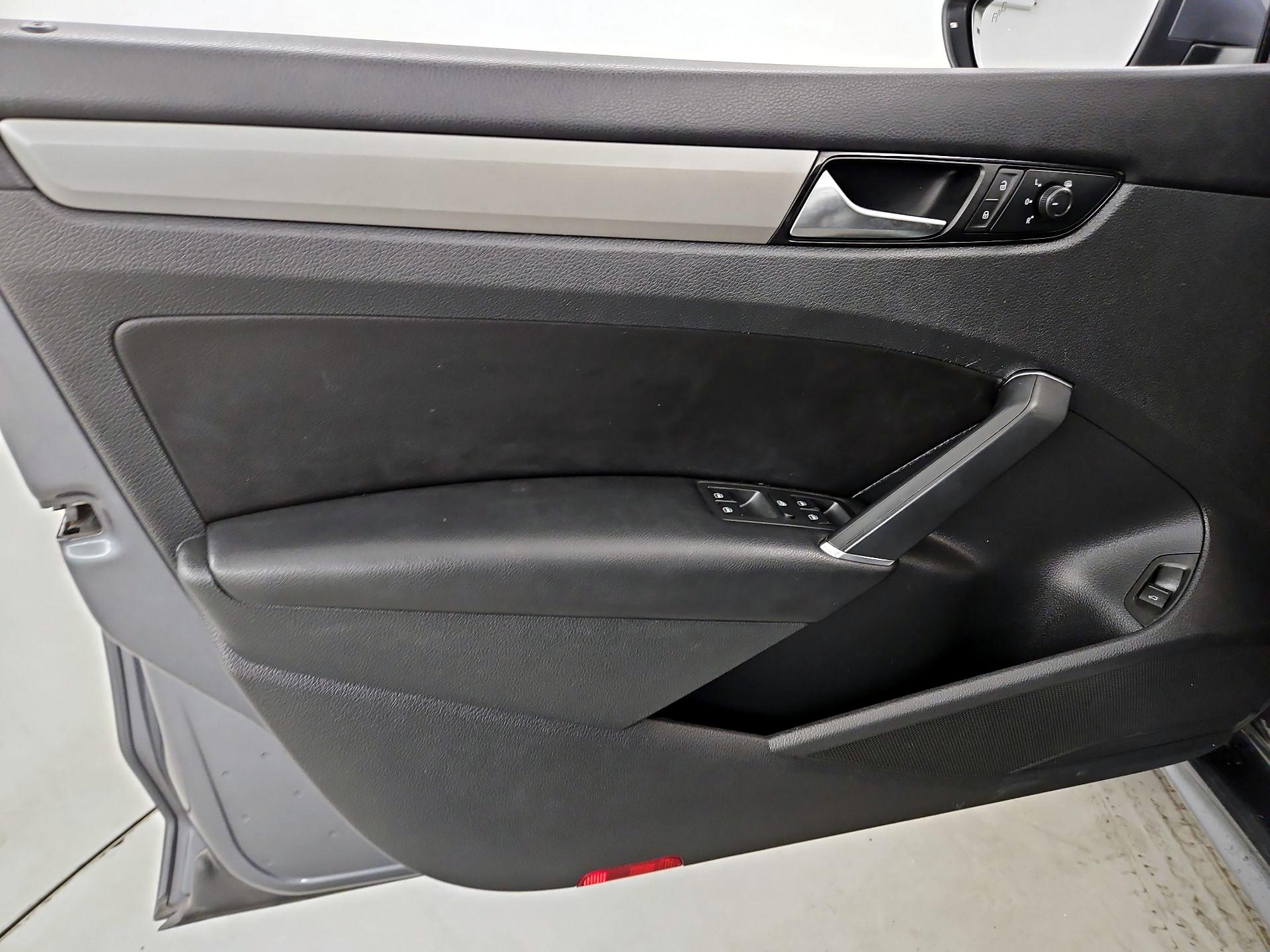 Thumbnail: 2020 Volkswagen Passat - 12