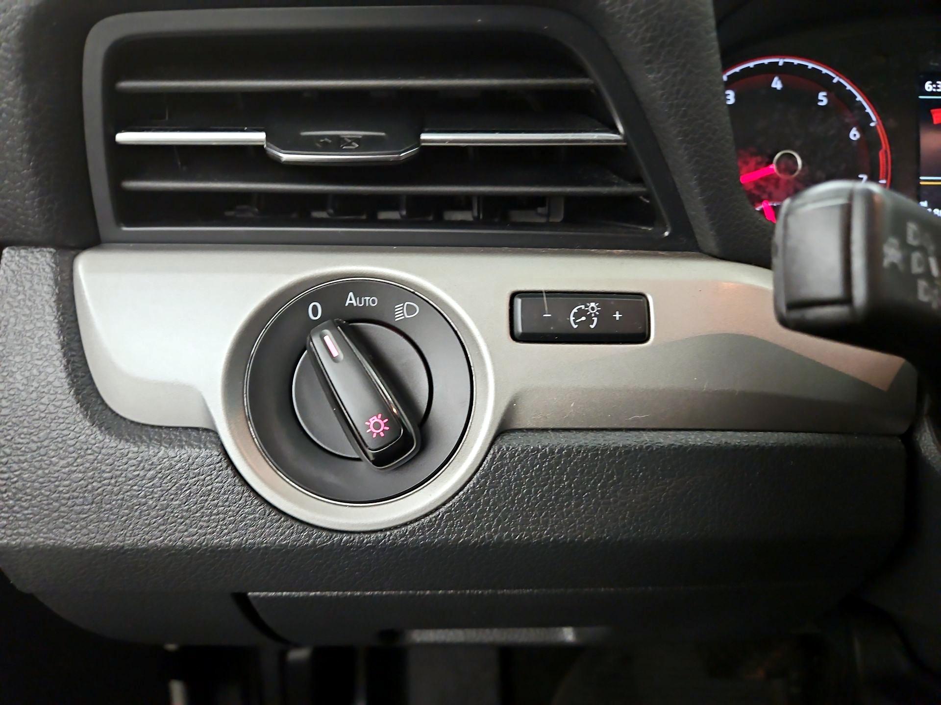 Thumbnail: 2020 Volkswagen Passat - 13