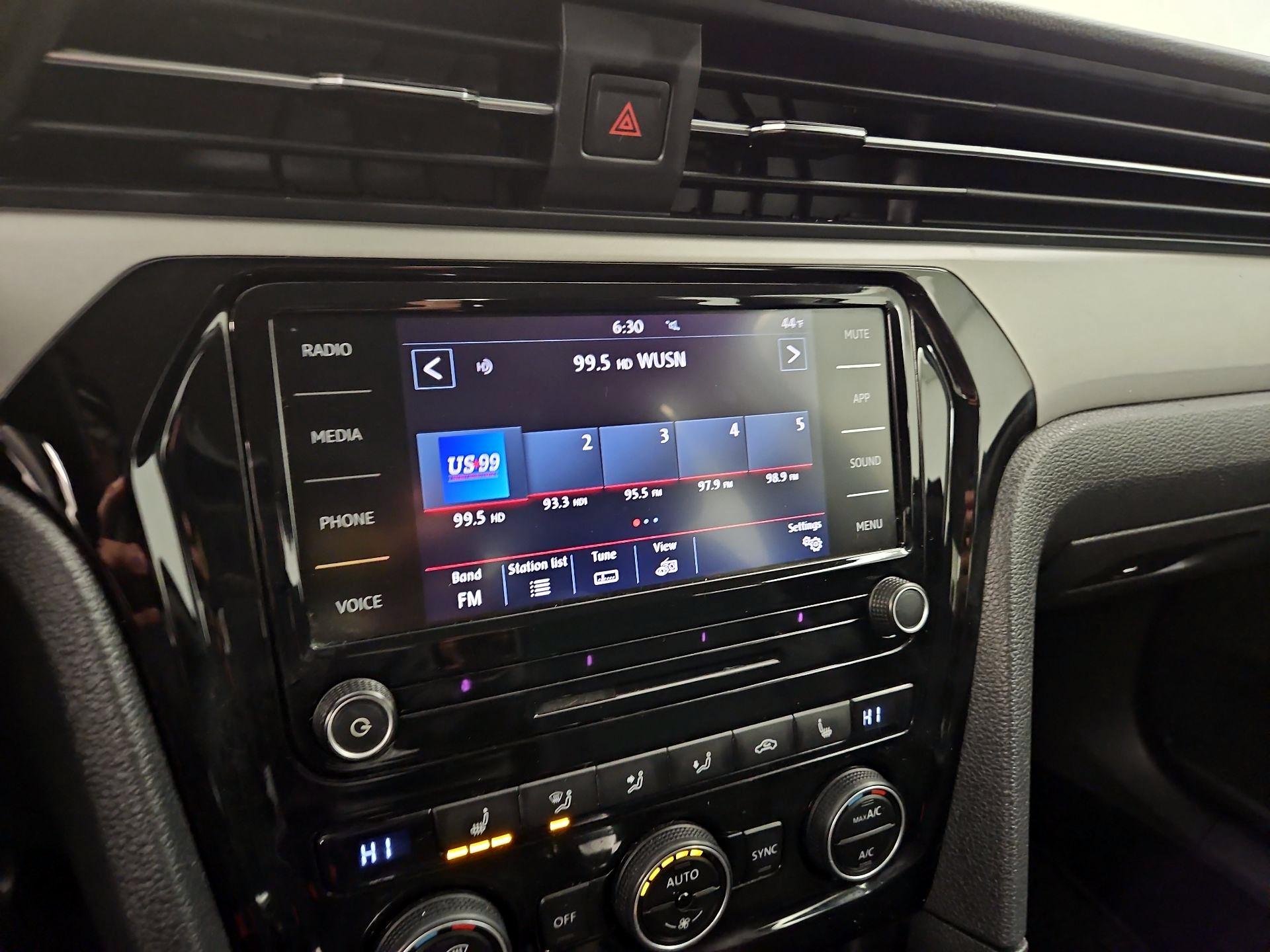 Thumbnail: 2020 Volkswagen Passat - 15