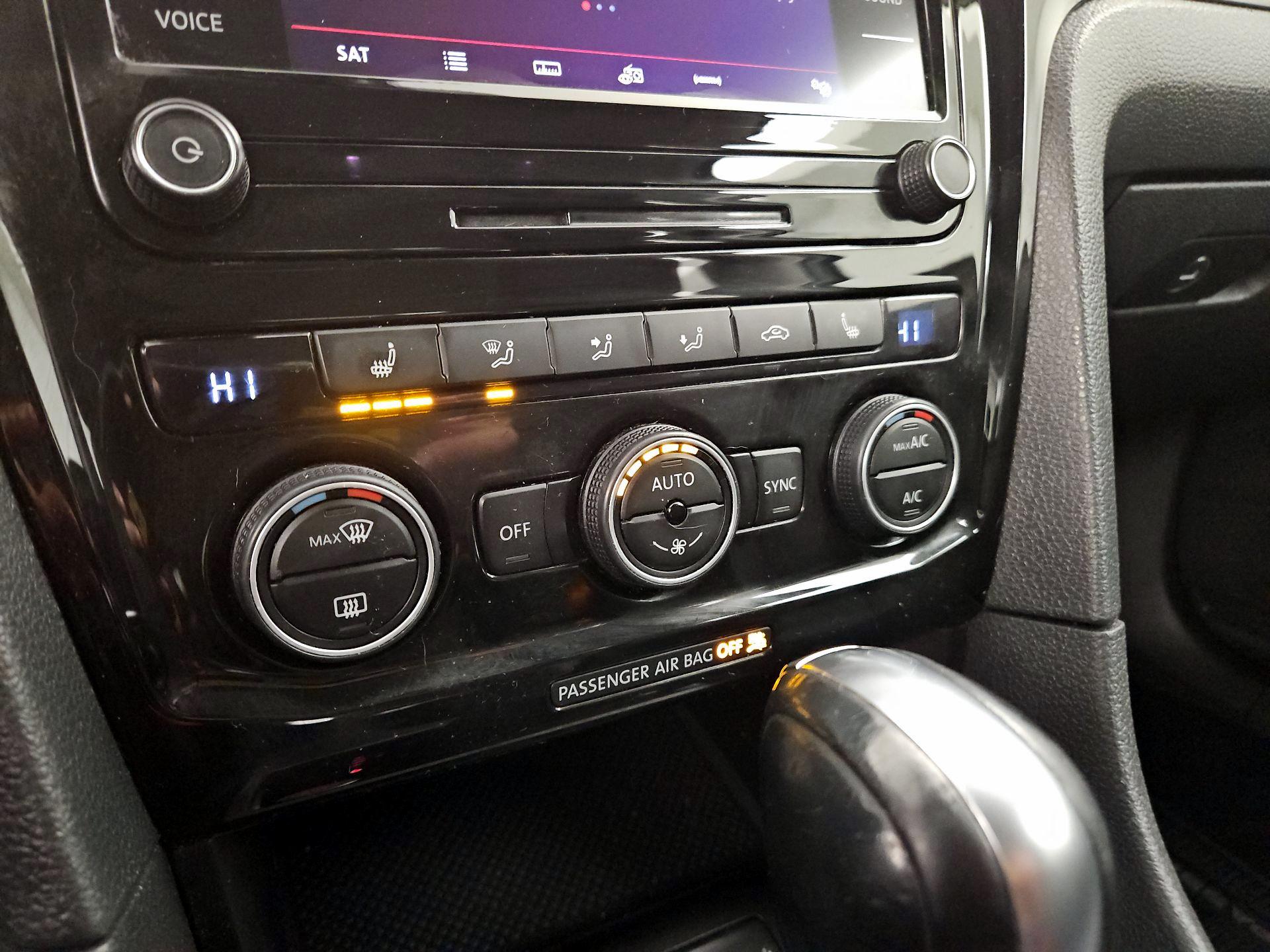 Thumbnail: 2020 Volkswagen Passat - 16