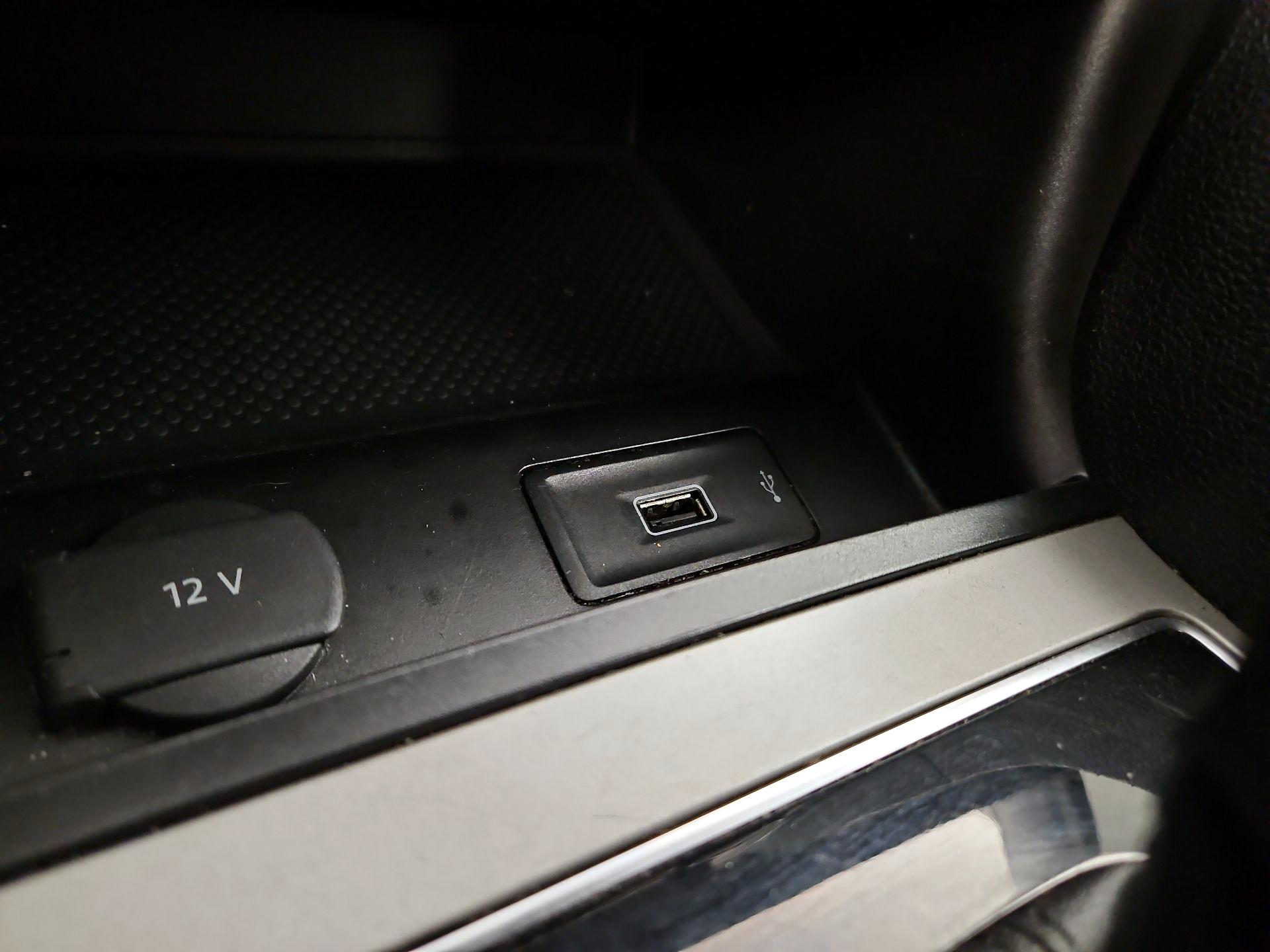 Thumbnail: 2020 Volkswagen Passat - 18