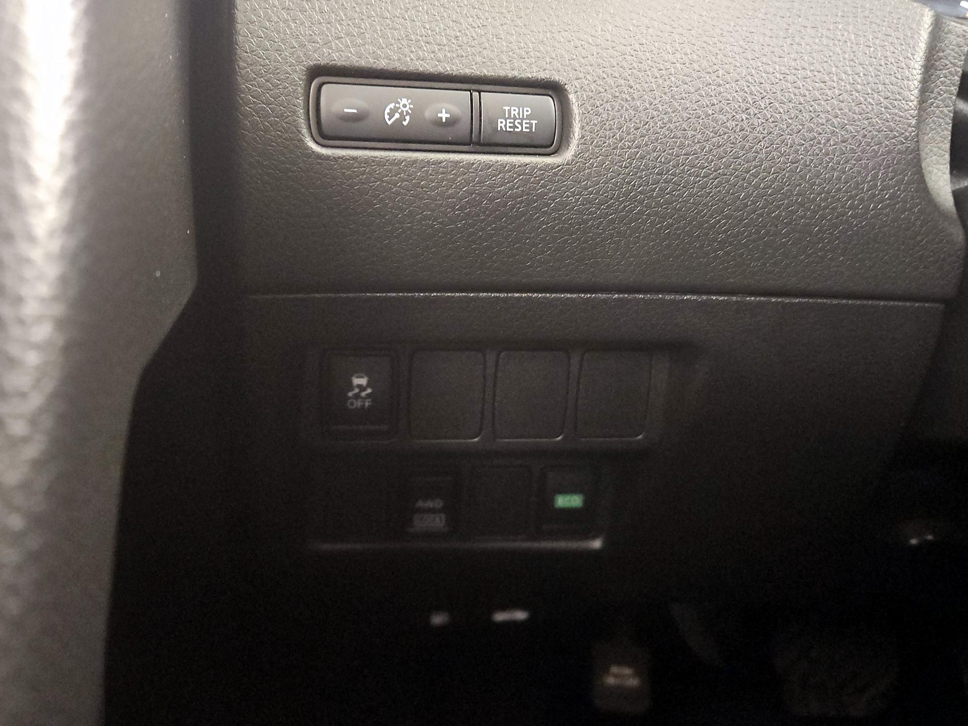 Thumbnail: 2019 Nissan Rogue Sport - 13