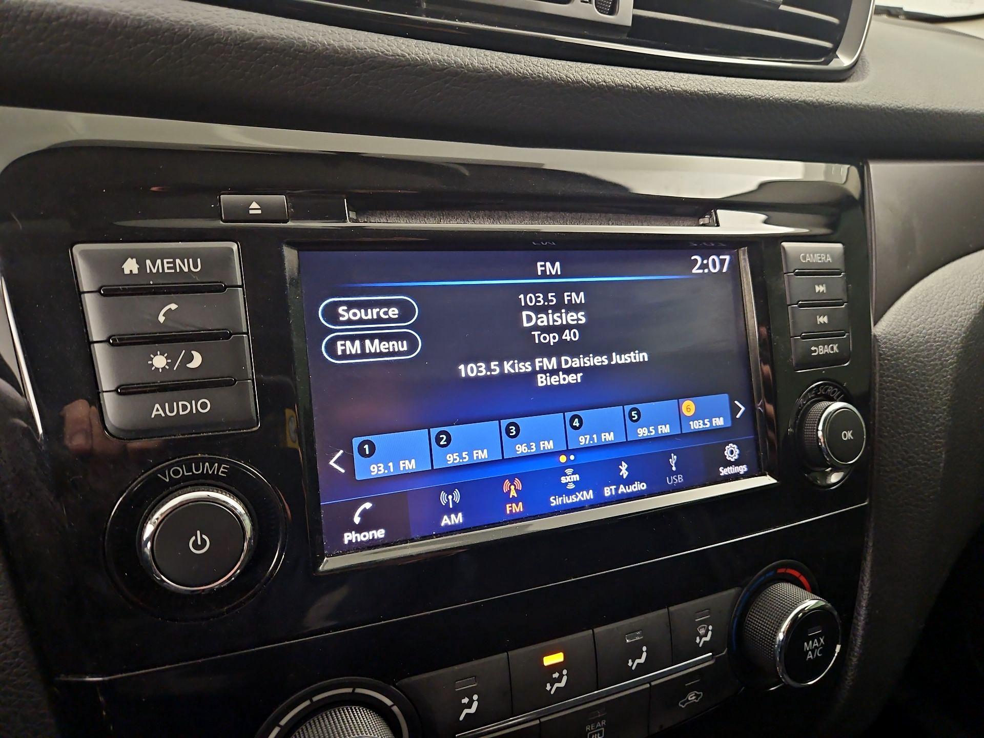 Thumbnail: 2019 Nissan Rogue Sport - 15