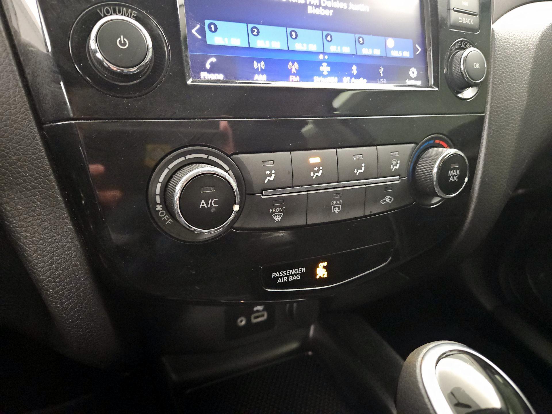 Thumbnail: 2019 Nissan Rogue Sport - 16