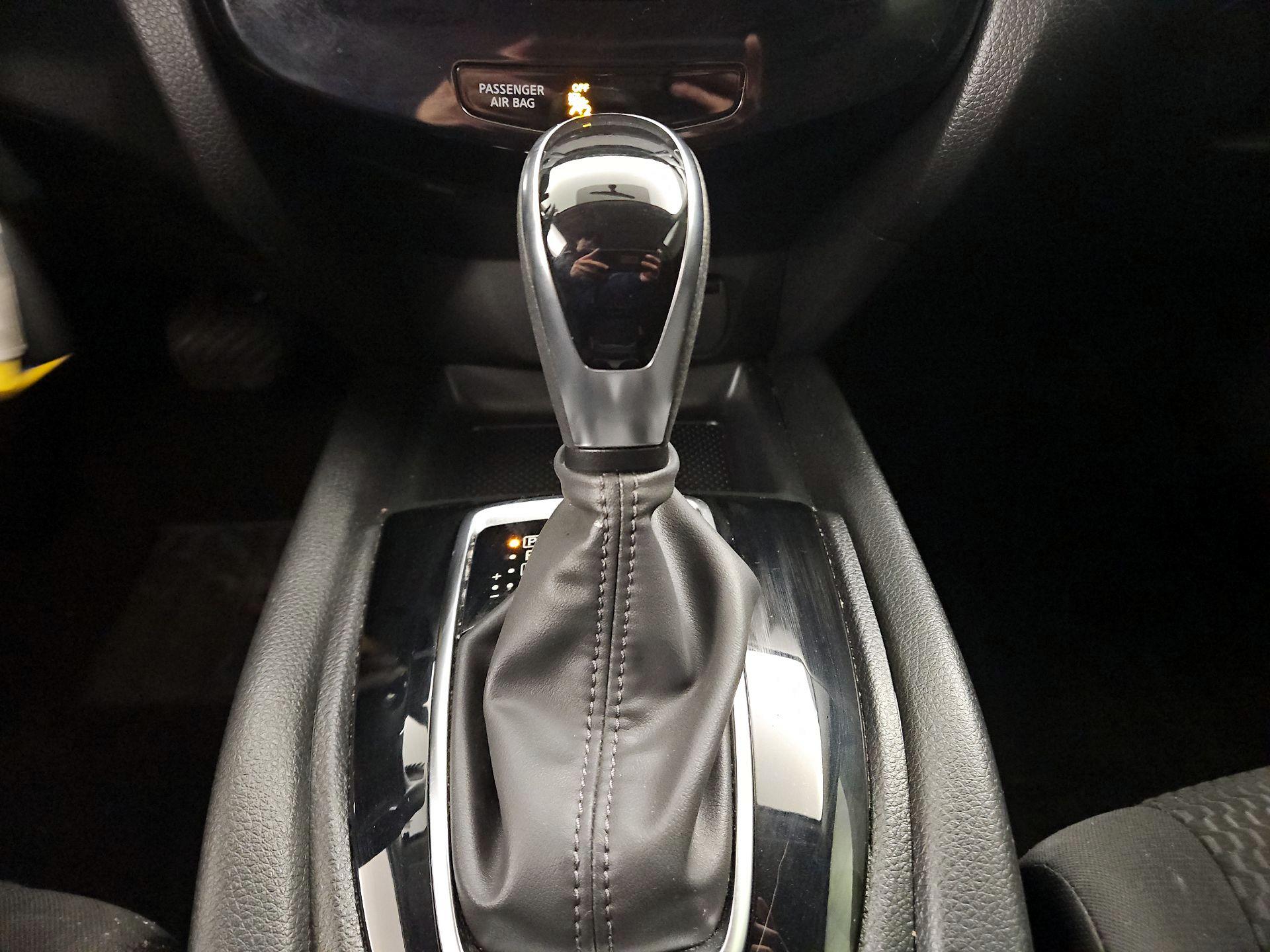 Thumbnail: 2019 Nissan Rogue Sport - 17