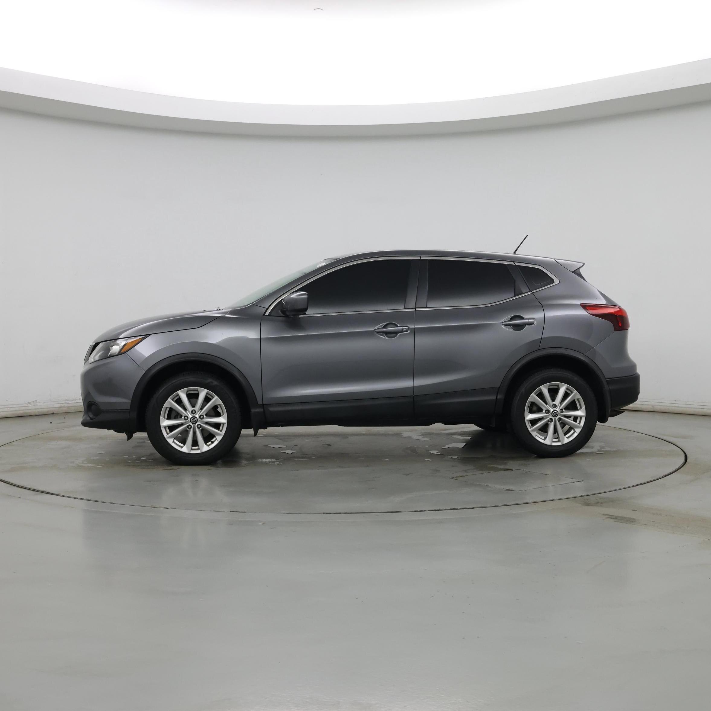 Thumbnail: 2019 Nissan Rogue Sport - 3