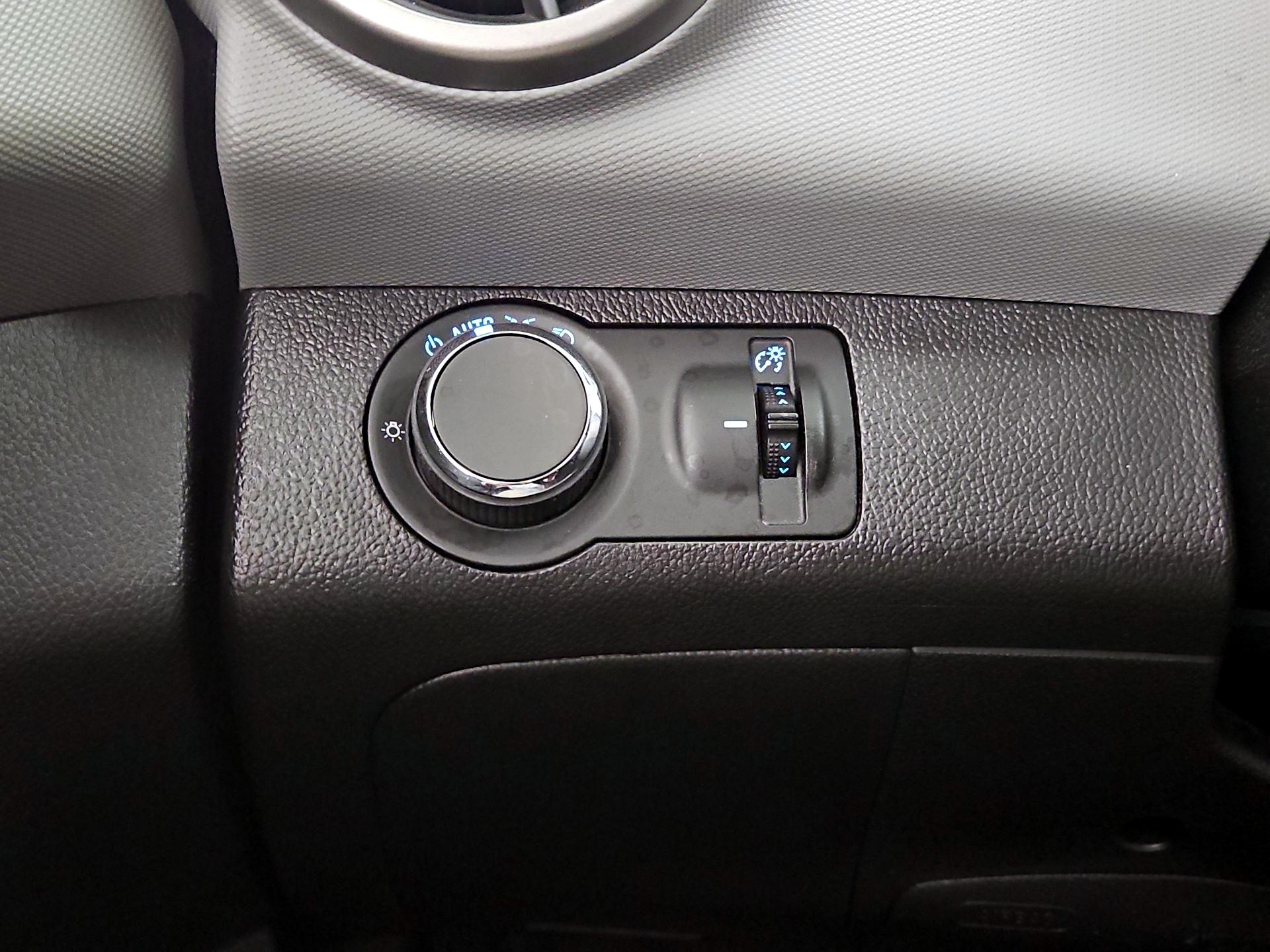 Thumbnail: 2015 Chevrolet Sonic - 13