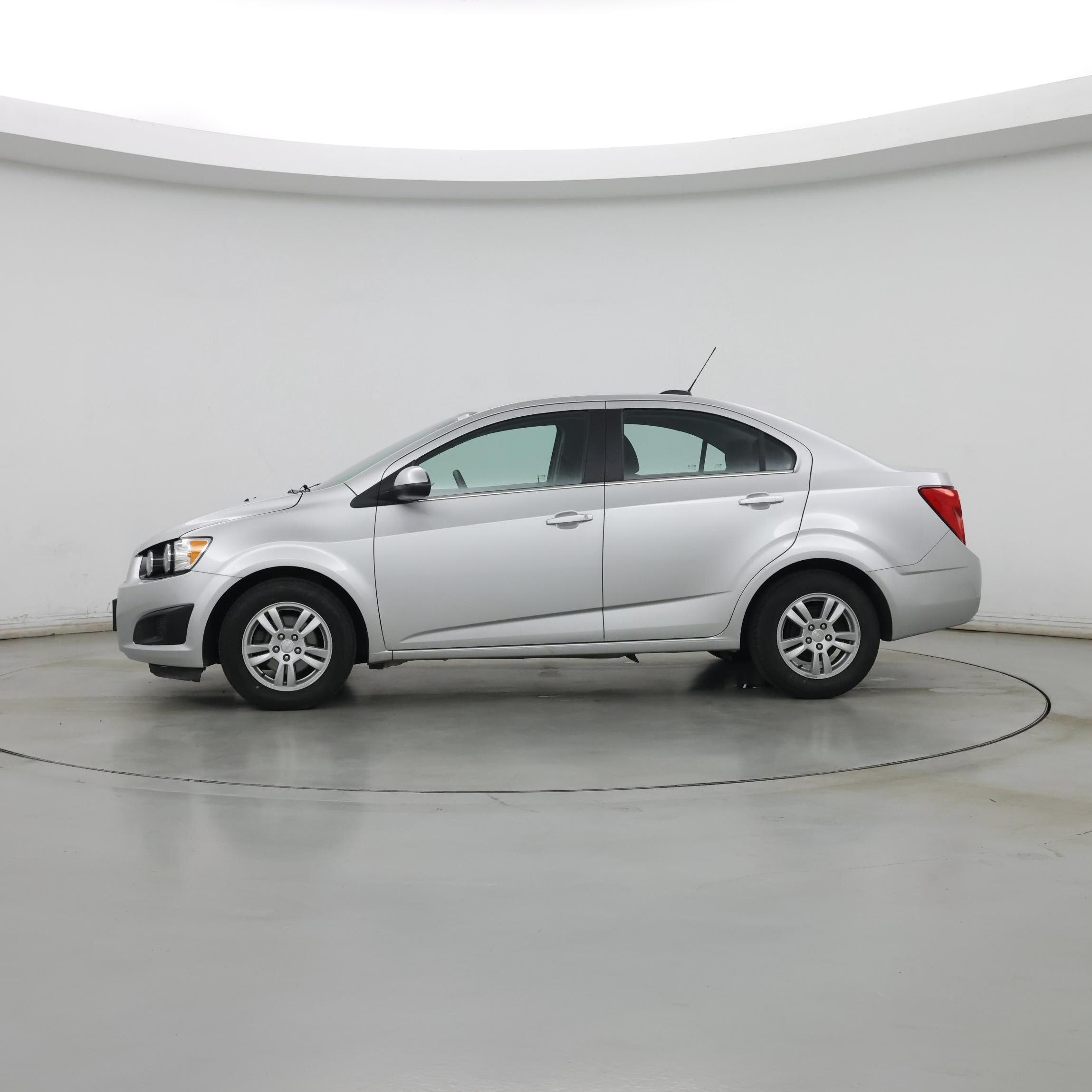 Thumbnail: 2015 Chevrolet Sonic - 3