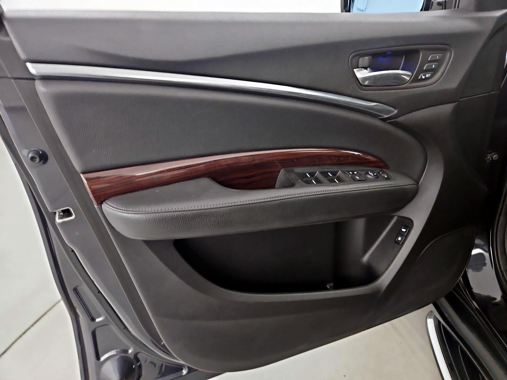 Thumbnail: 2016 Acura MDX - 12