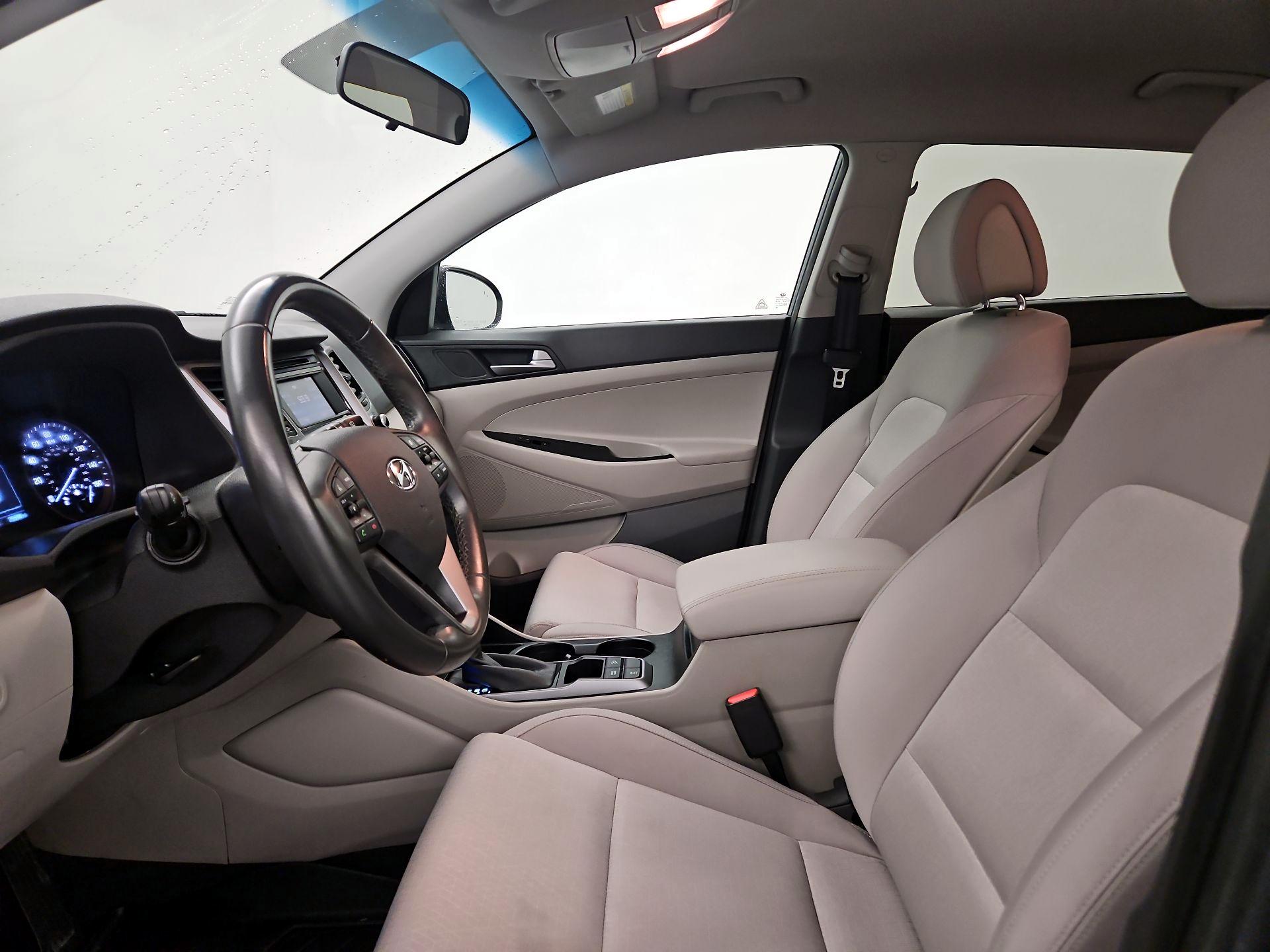 Thumbnail: 2016 Hyundai Tucson - 11