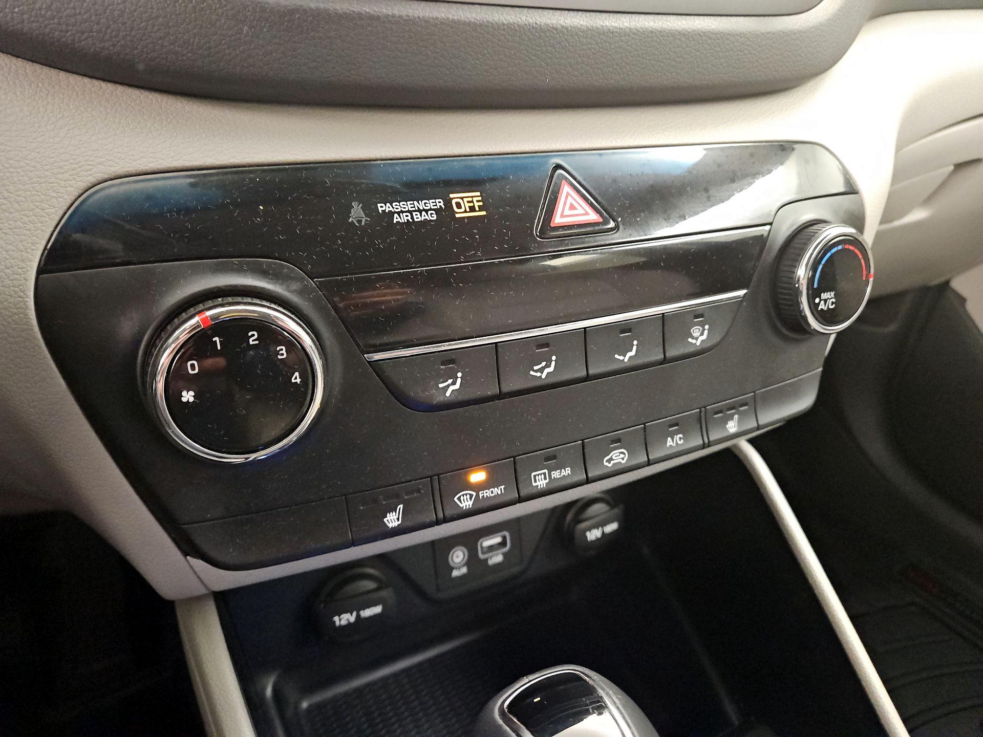 Thumbnail: 2016 Hyundai Tucson - 16