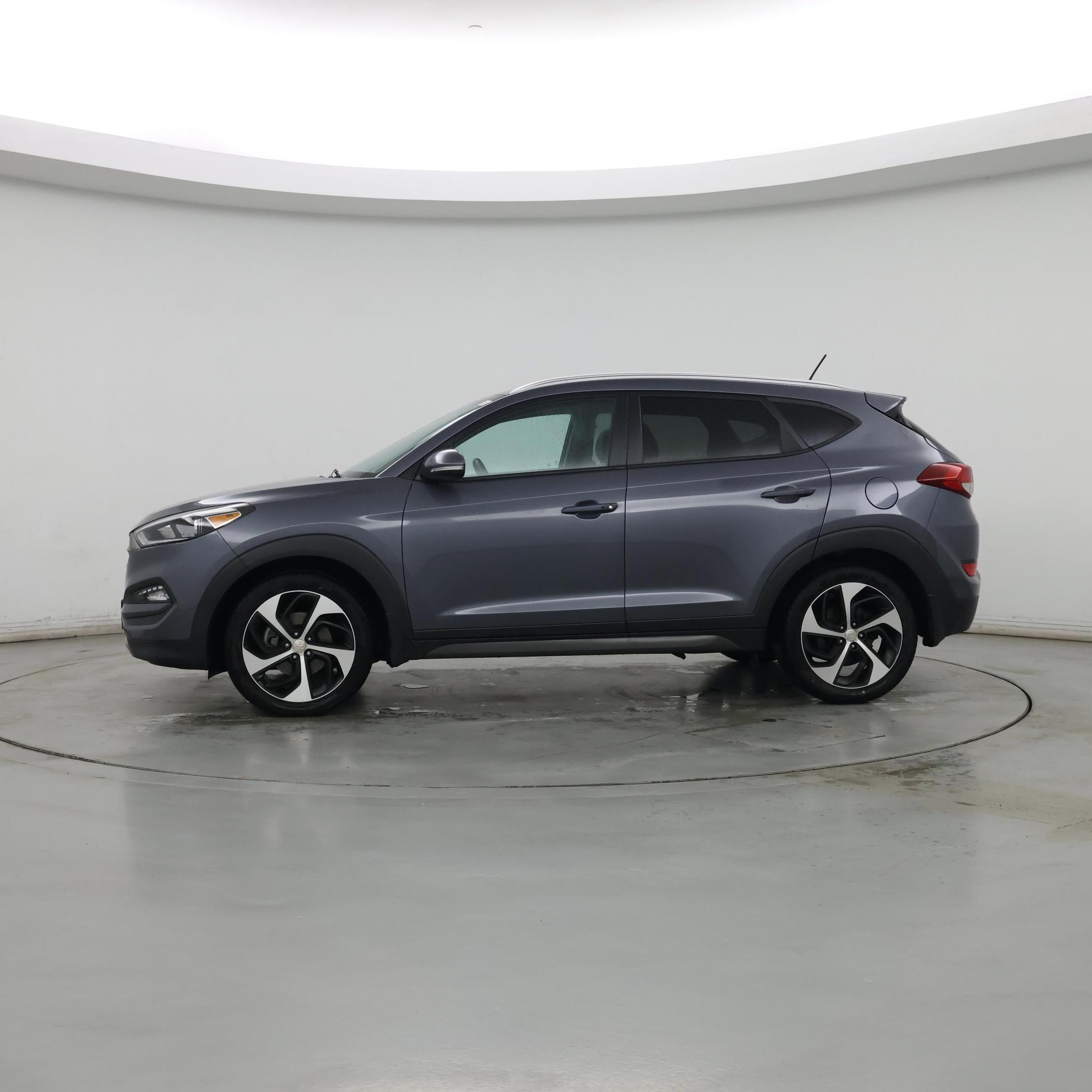 Thumbnail: 2016 Hyundai Tucson - 3