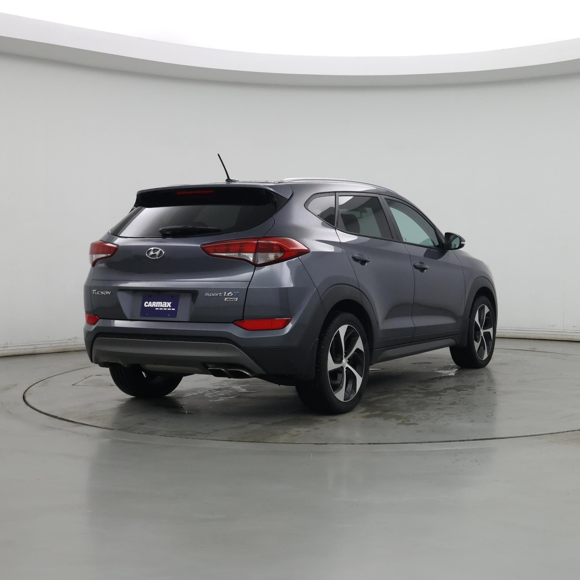 Thumbnail: 2016 Hyundai Tucson - 8