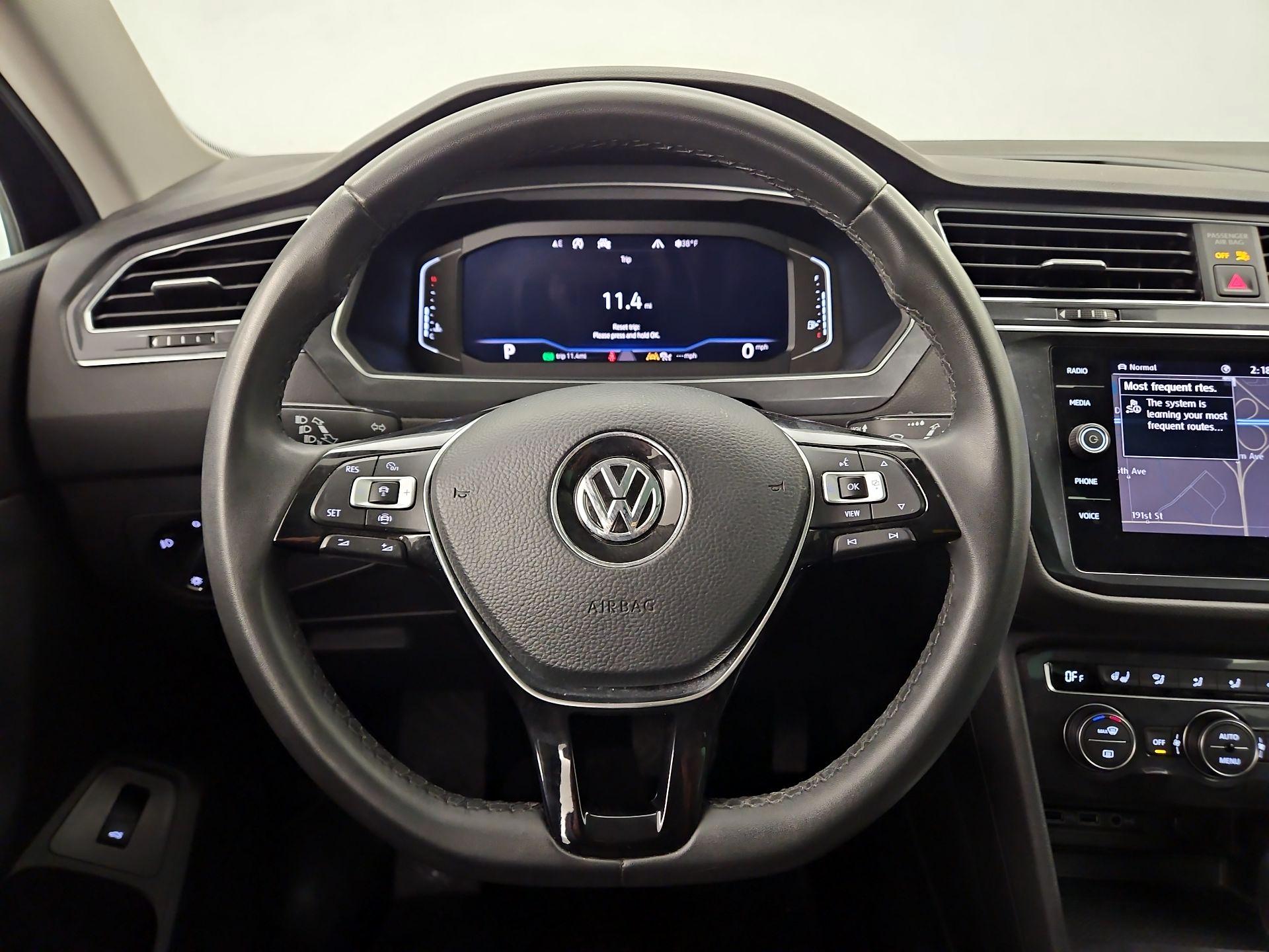 Thumbnail: 2020 Volkswagen Tiguan - 10