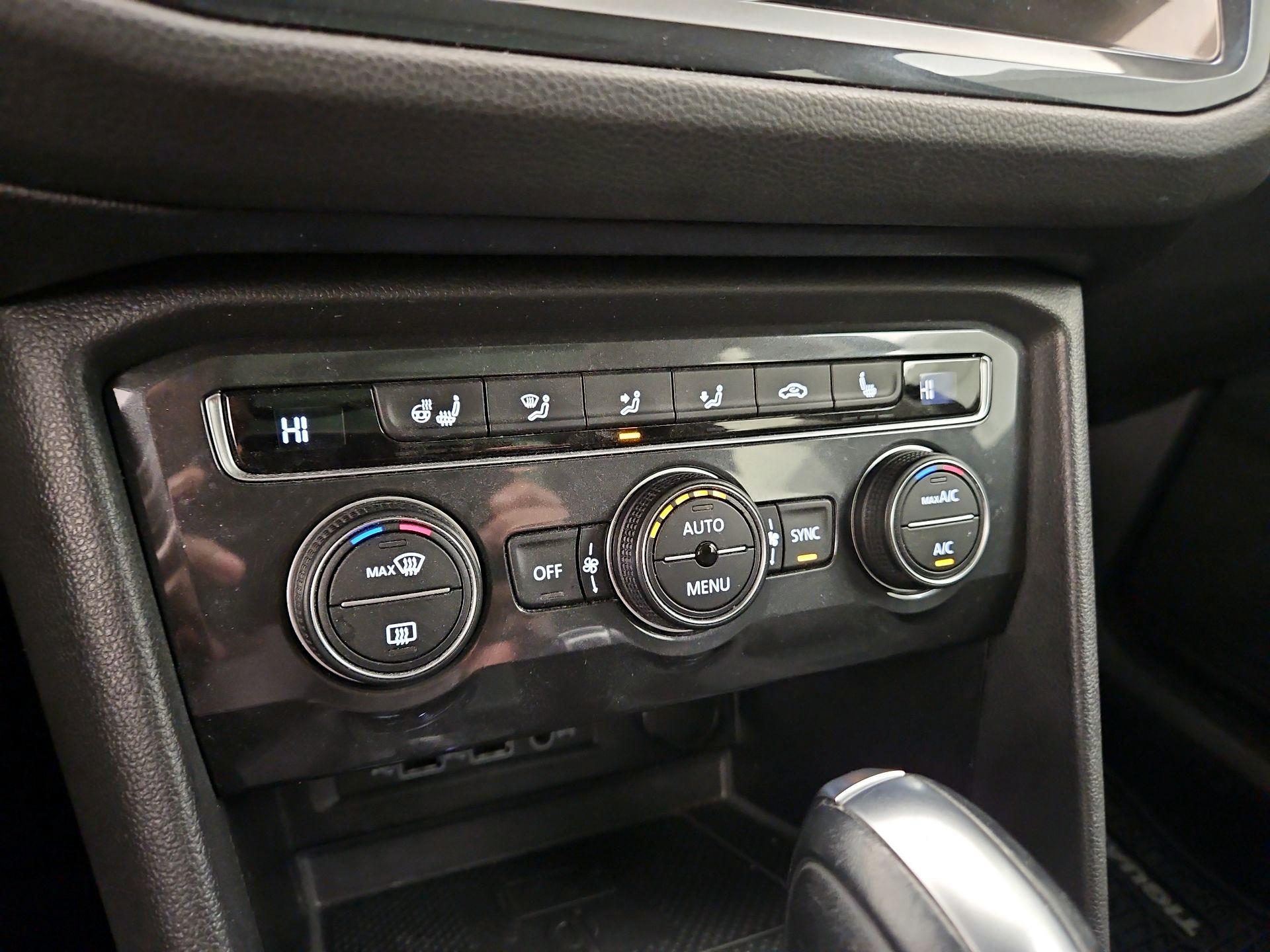 Thumbnail: 2020 Volkswagen Tiguan - 17