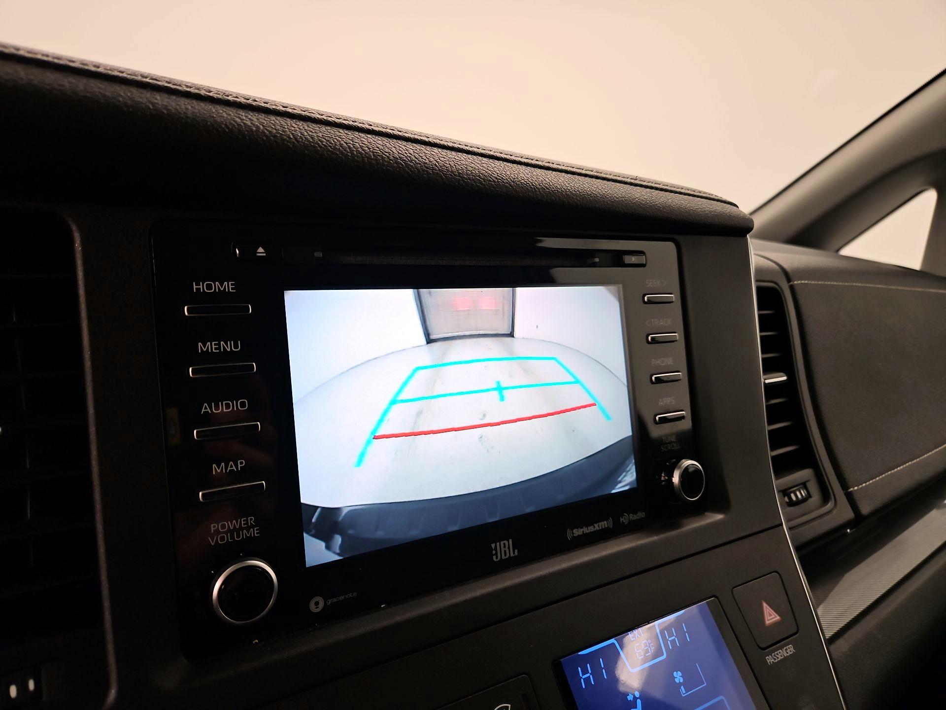 Thumbnail: 2019 Toyota Sienna - 15