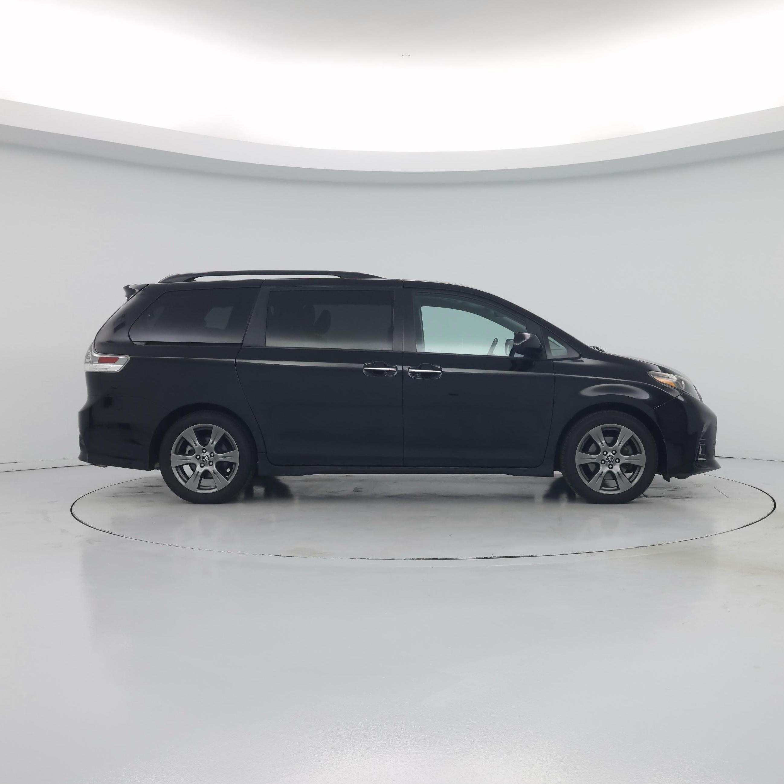 Thumbnail: 2019 Toyota Sienna - 7