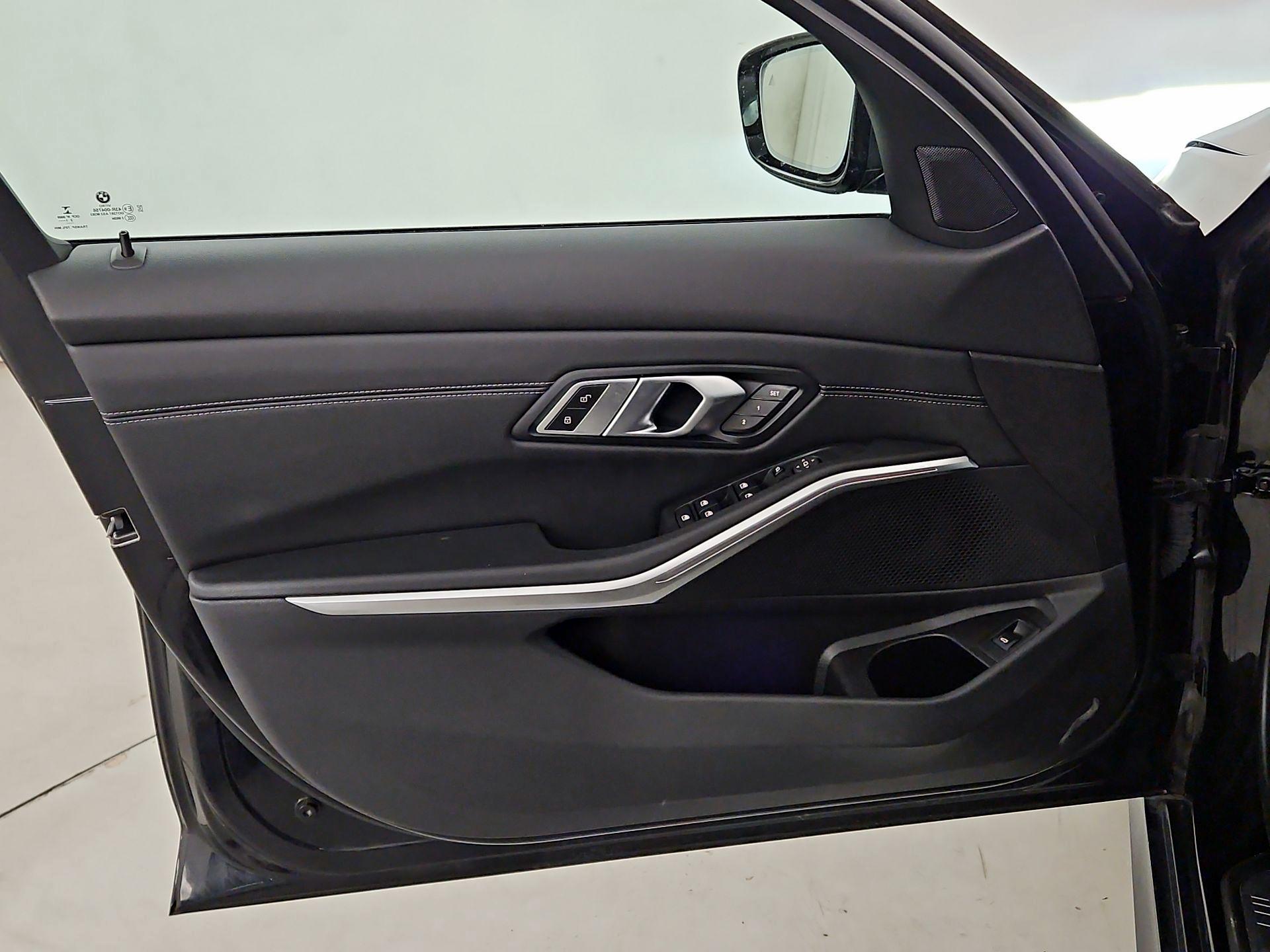 Thumbnail: 2022 BMW 3 Series - 12