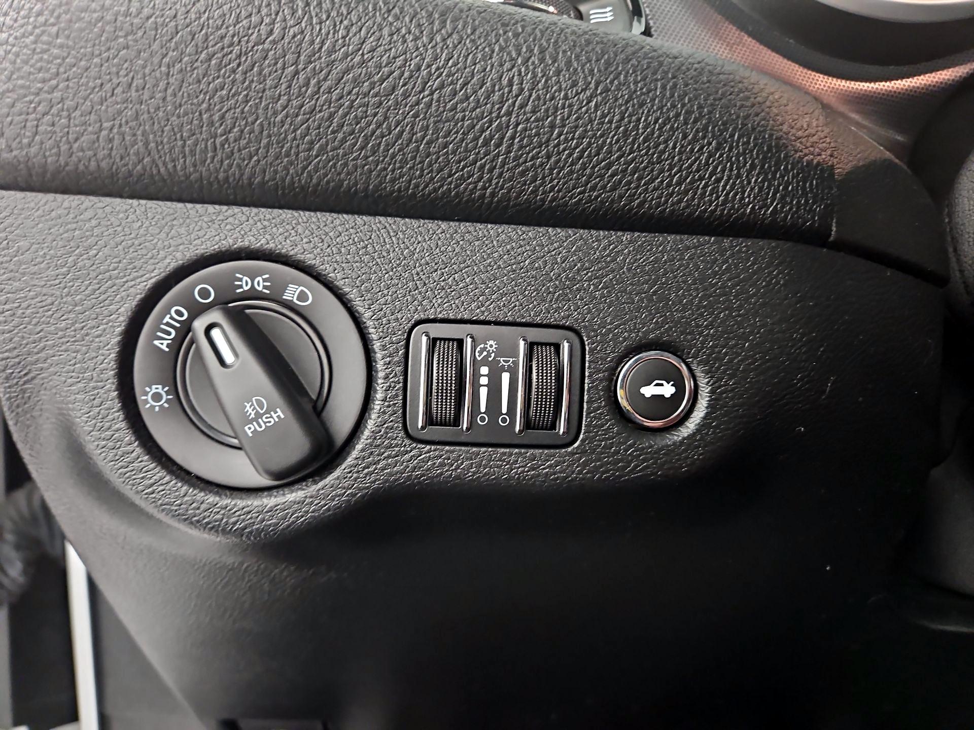 Thumbnail: 2016 Dodge Challenger - 13