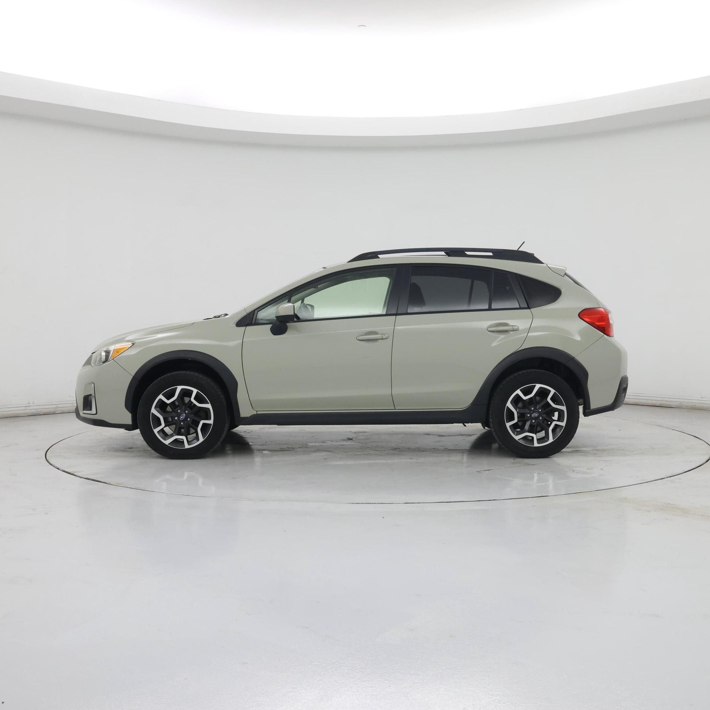 Thumbnail: 2017 Subaru Crosstrek - 3