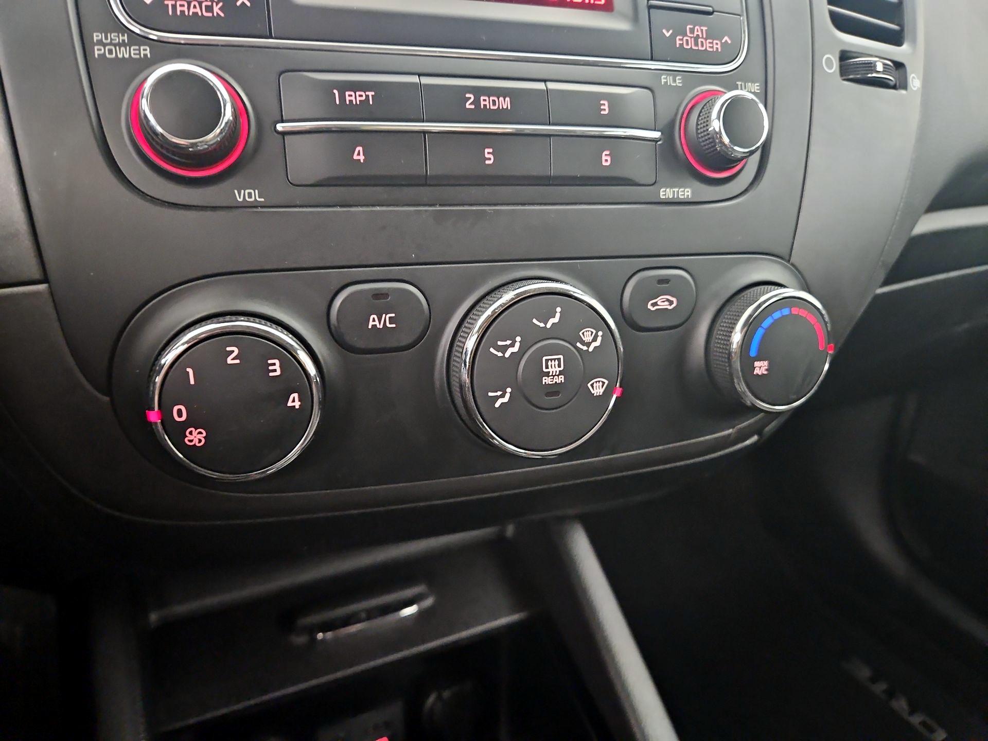 Thumbnail: 2015 Kia Forte - 15